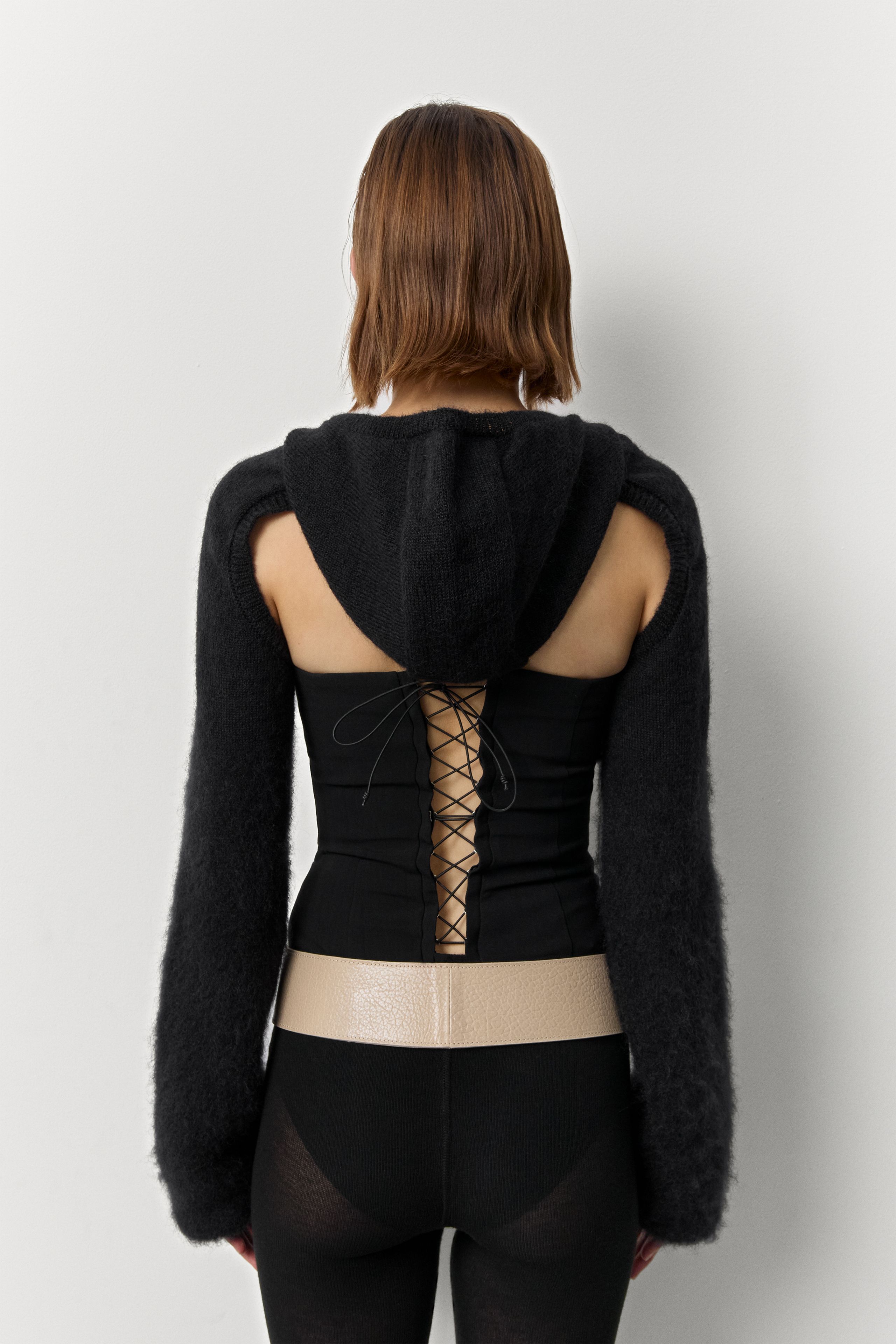 7017☆ miii Nivi Sleeves - Black Mohair Blend | Miista