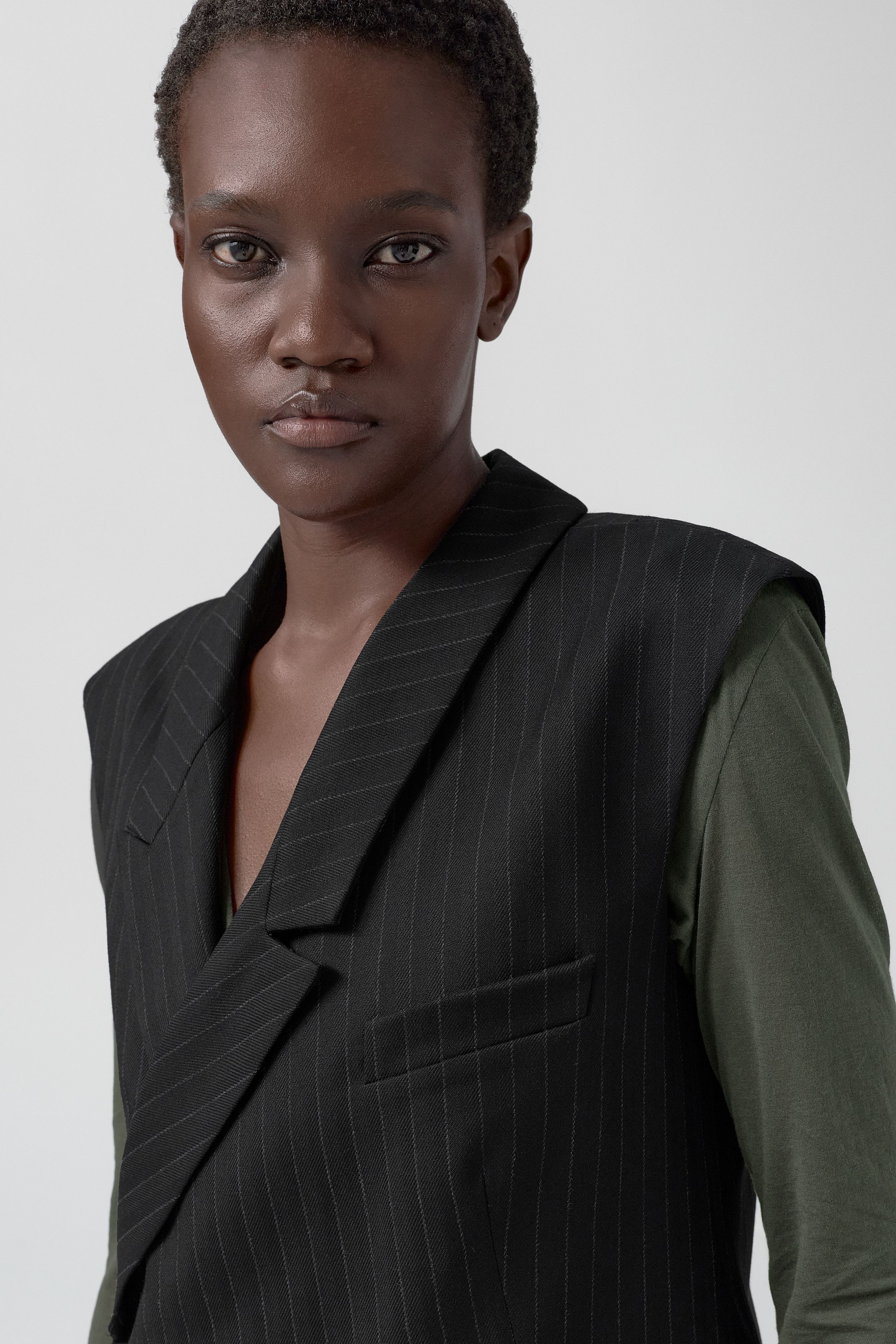 Nereida Blazer - Black Pinstripe | Miista