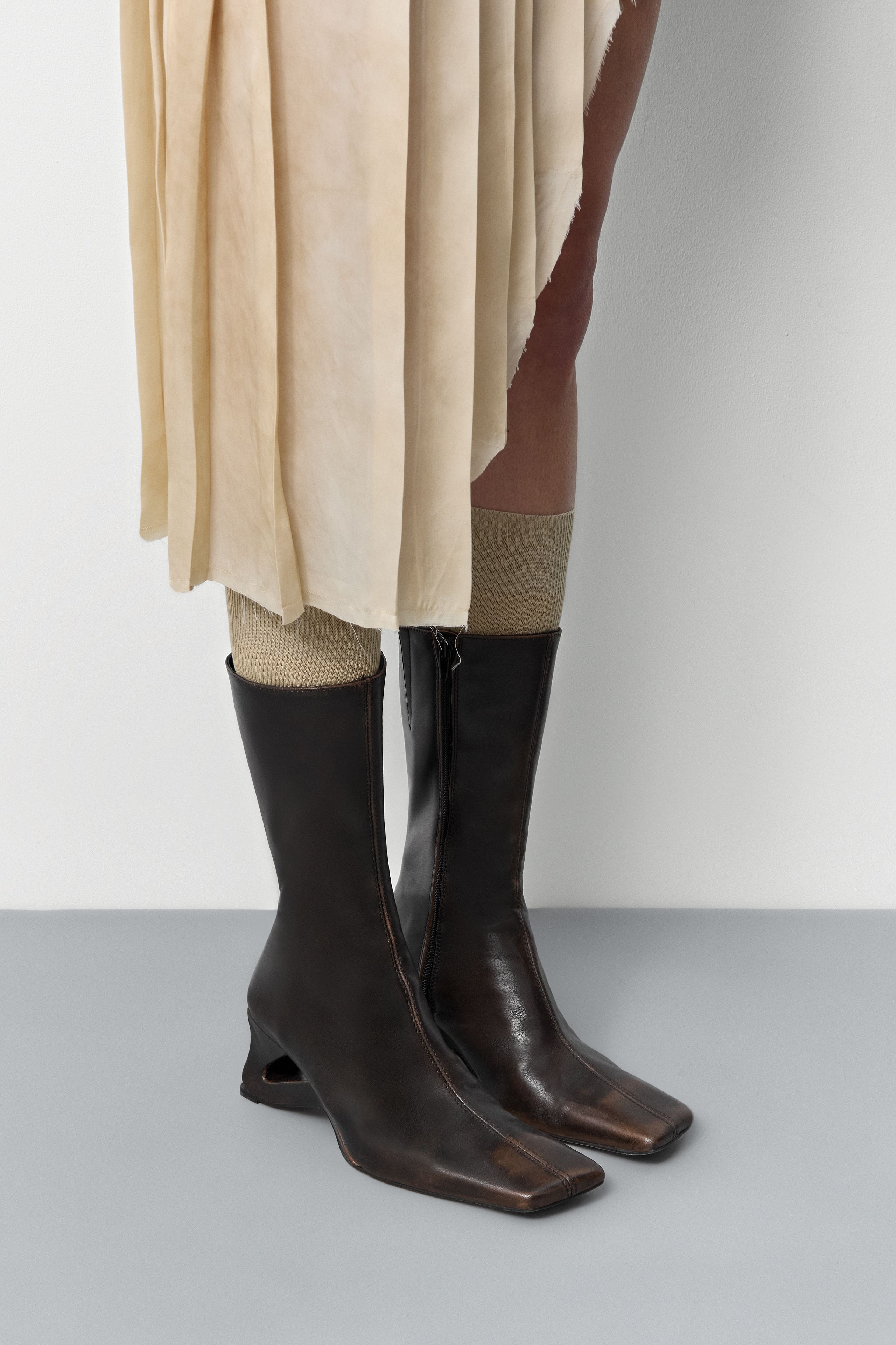 Sulay Boots - Brown Brush Off Leather | Miista