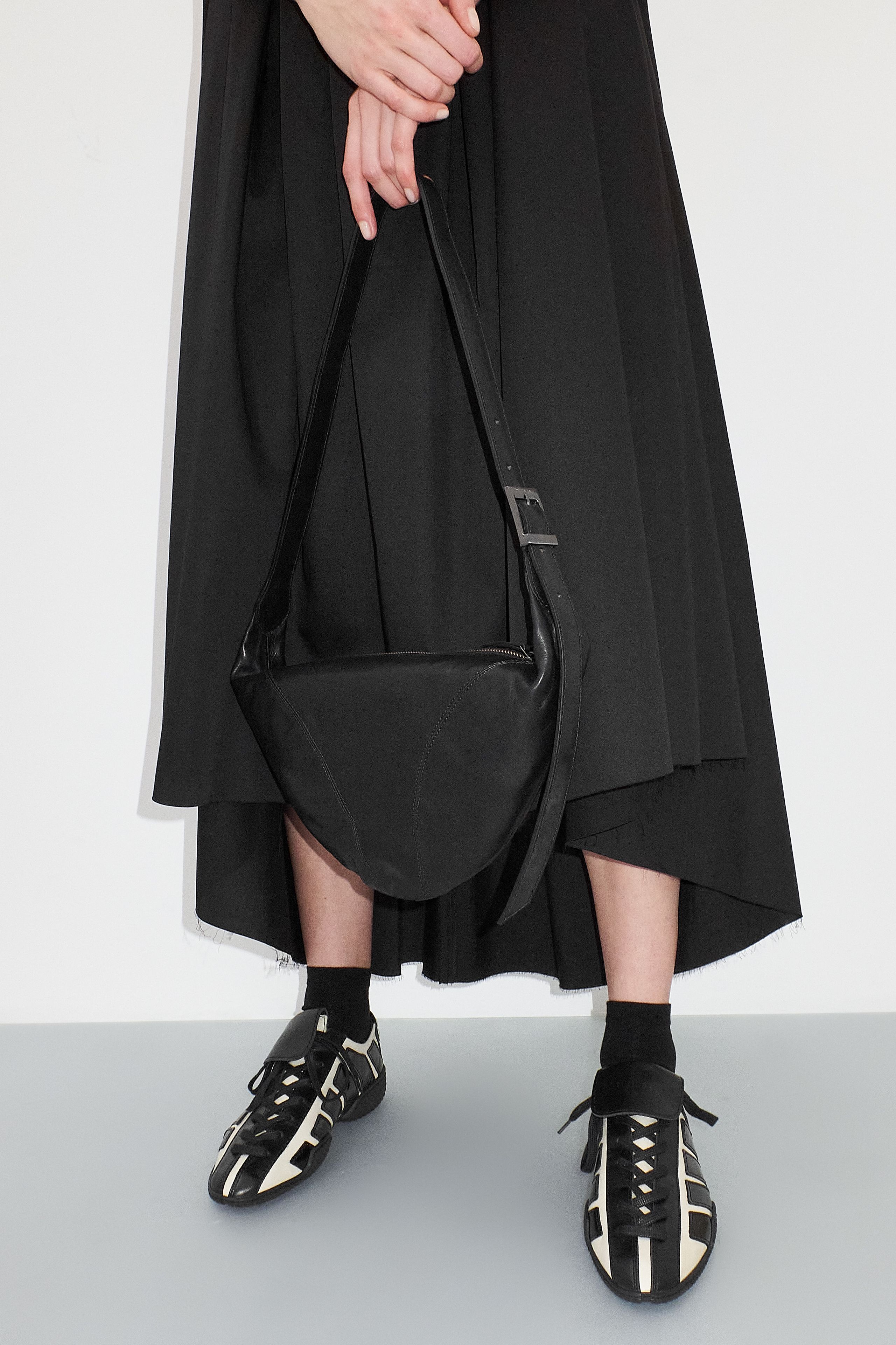 Devin Bag - Black Crossed Leather | Miista