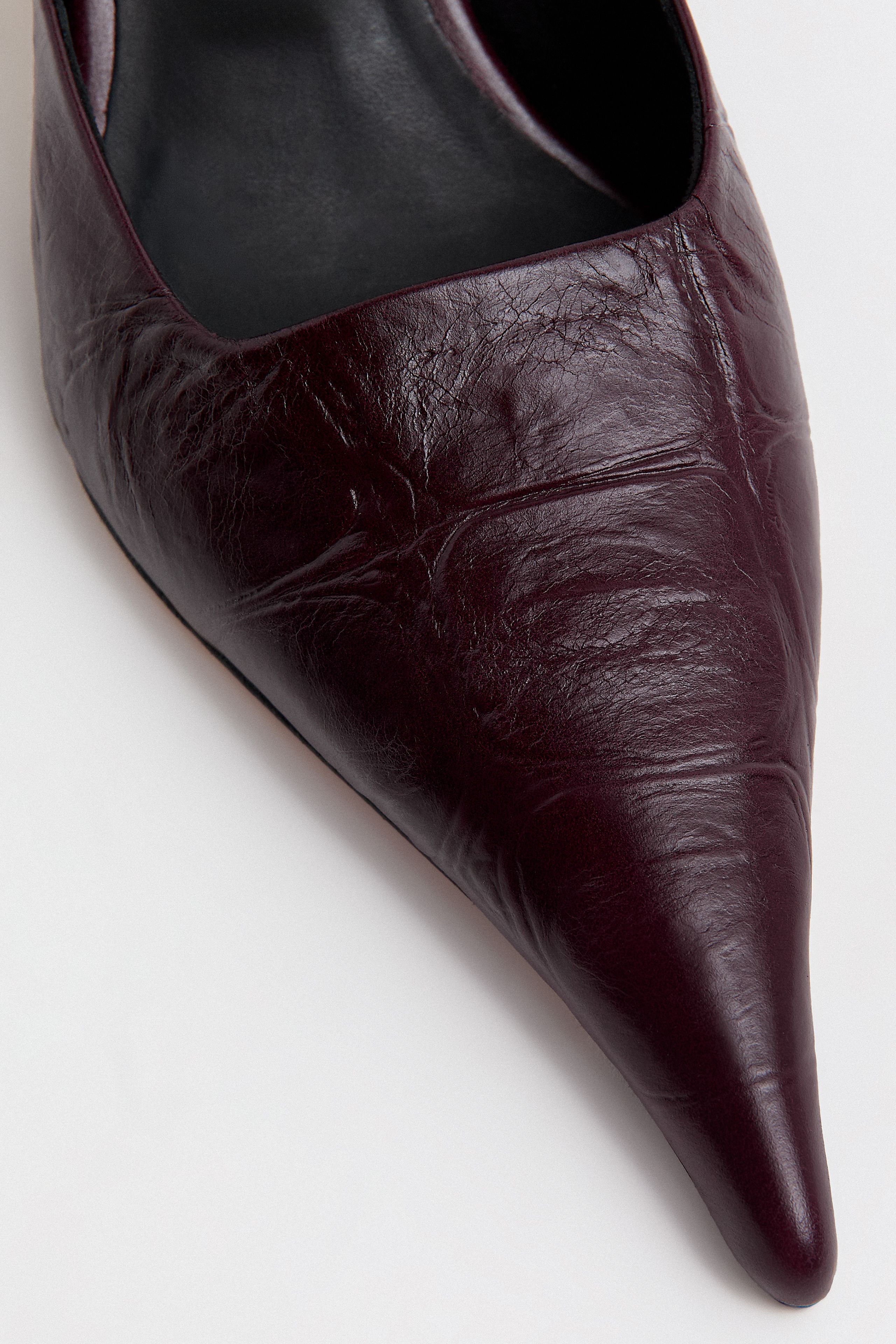 Qori Courts - Plum Croc Embossed Leather | Miista