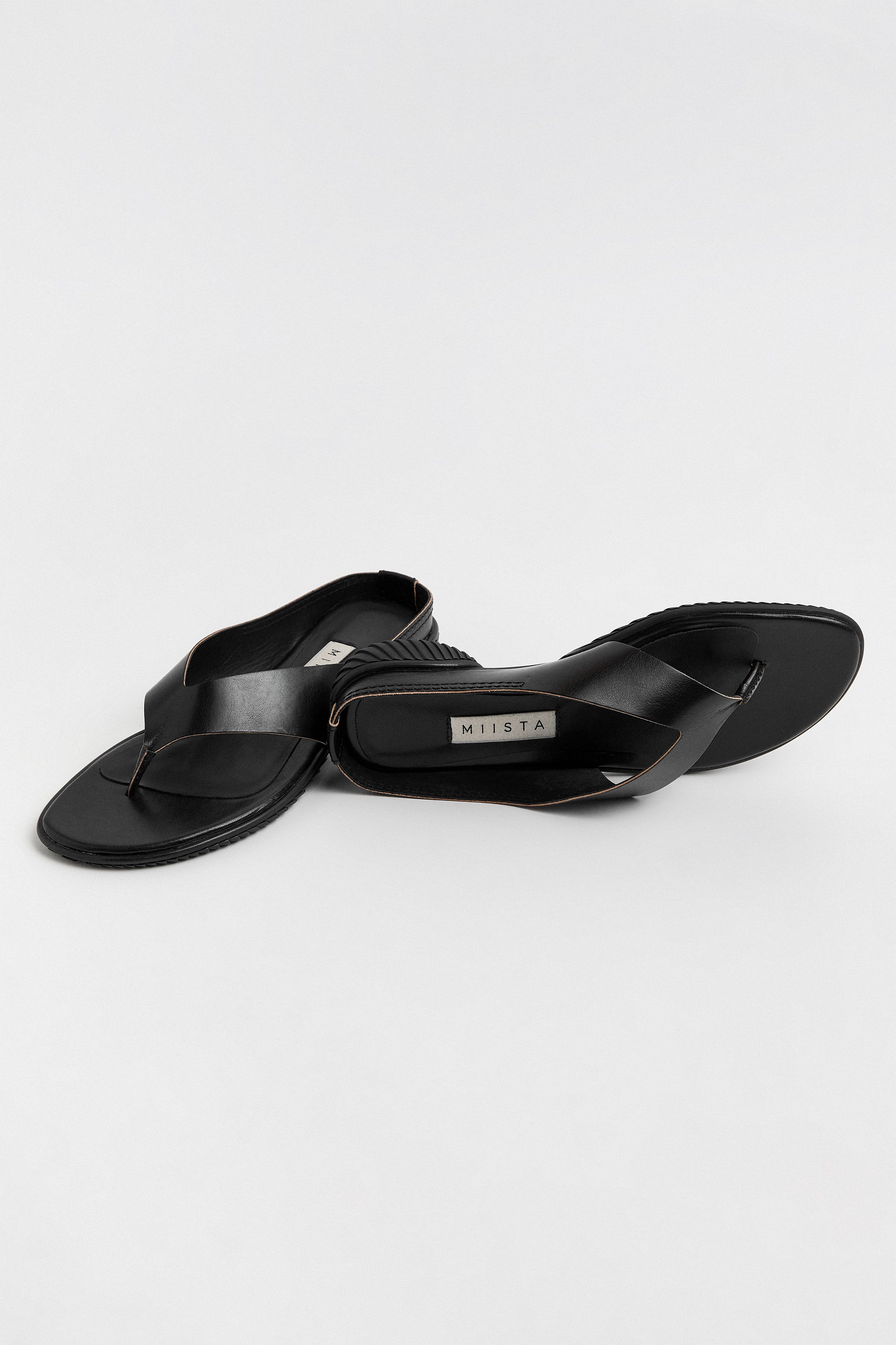 Punet Sandals - Black Leather | Miista