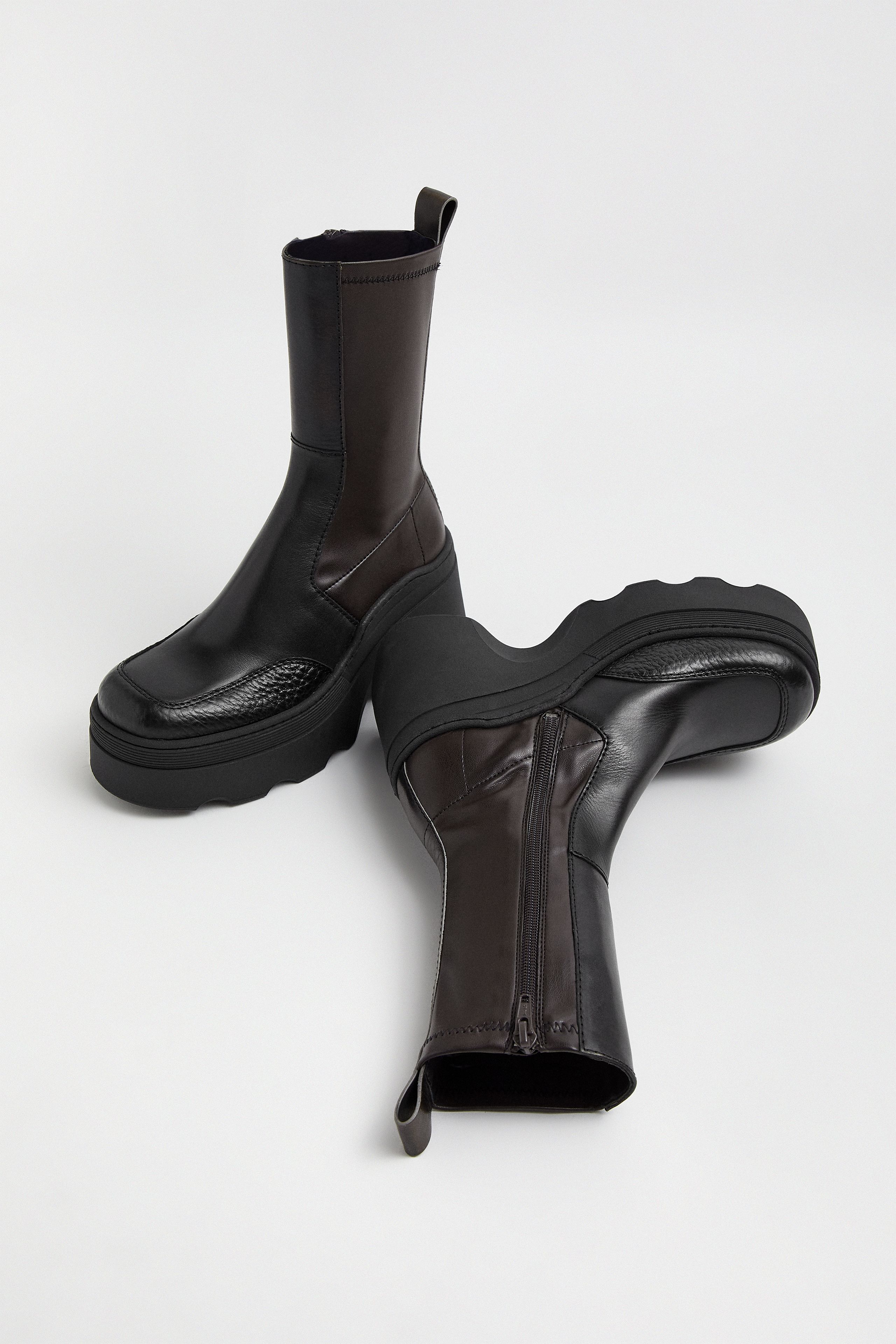 Deandra Boots - Brown Stretch Grainy Leather | Miista