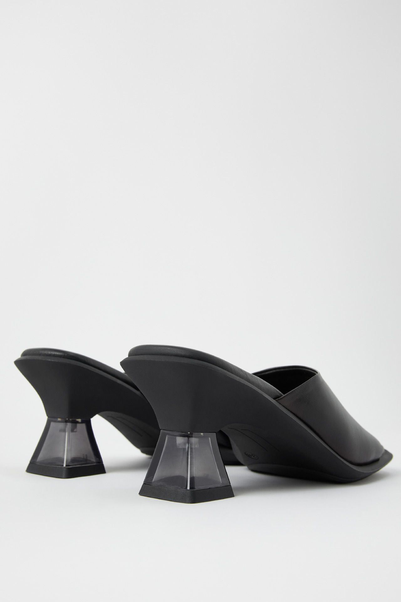 【関税込み】Miista ブラック Synthia ヒールサンダル Synthia Black Sandals | Miista