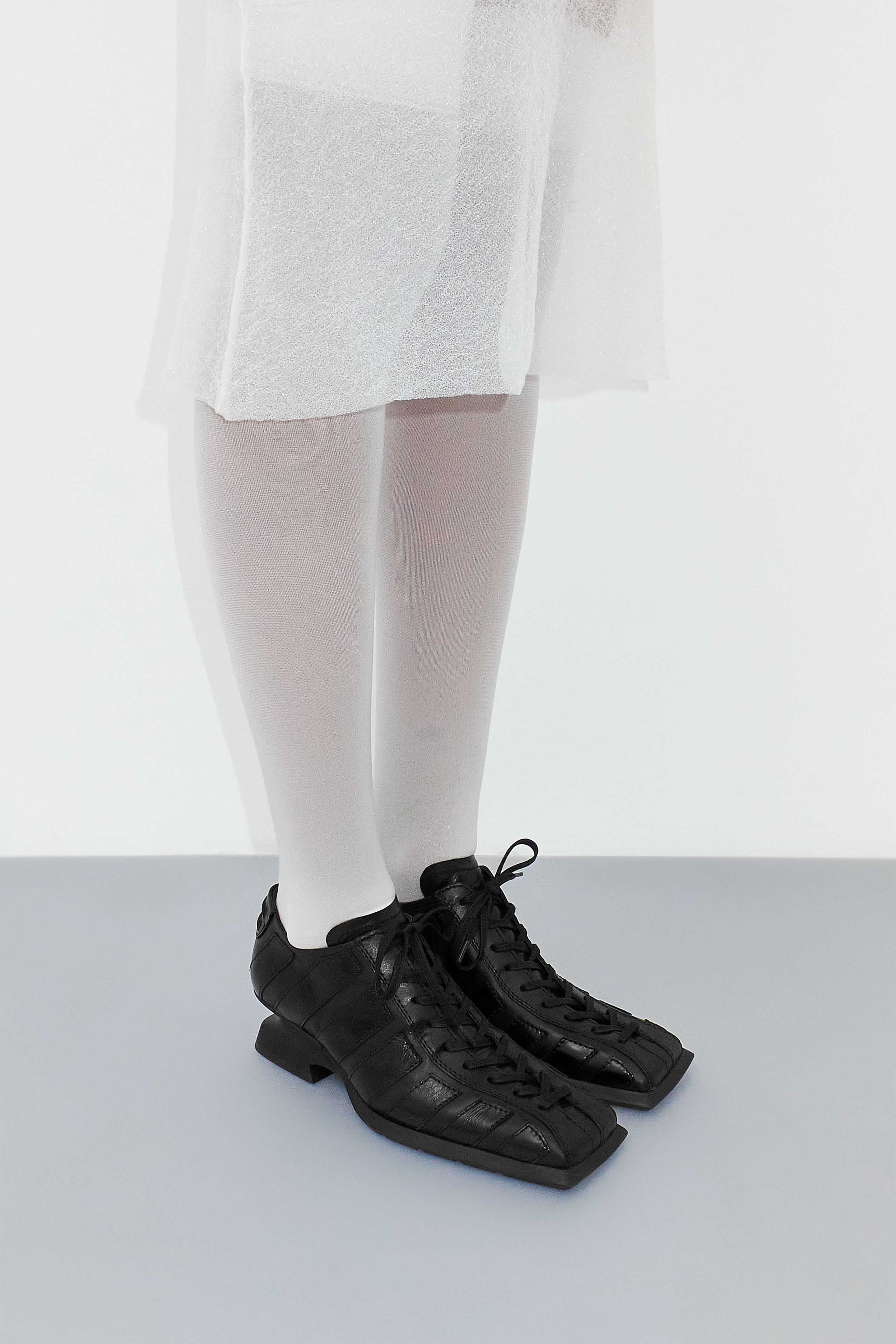 スニーカー Vic Matie Black Wedge Sole Sneakers With Textured Upper Vic Matié Black Wedge Sole With Textured Upper | THE LIST