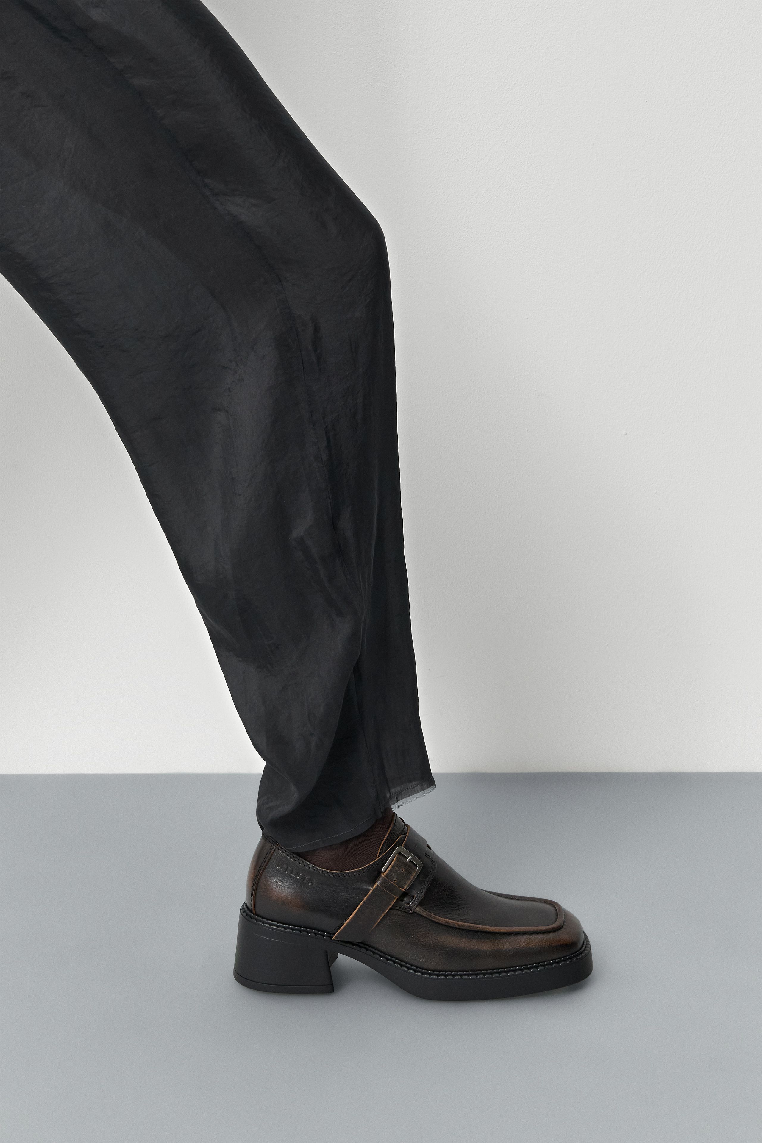 Giesela Brogues - Brown Brushed Leather | Miista