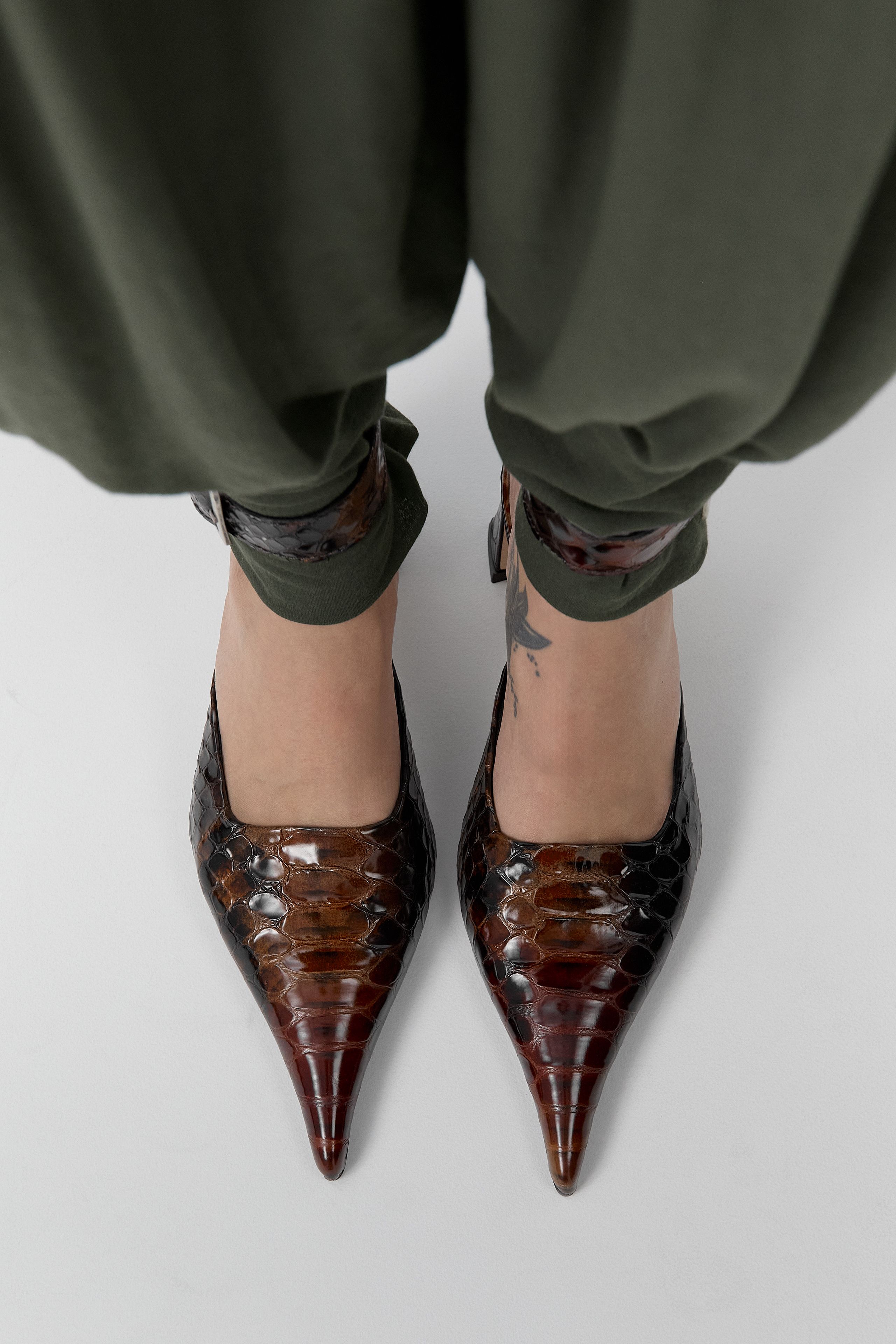 靴 MIISTA Annya BB FLT Court Shoes | Miista