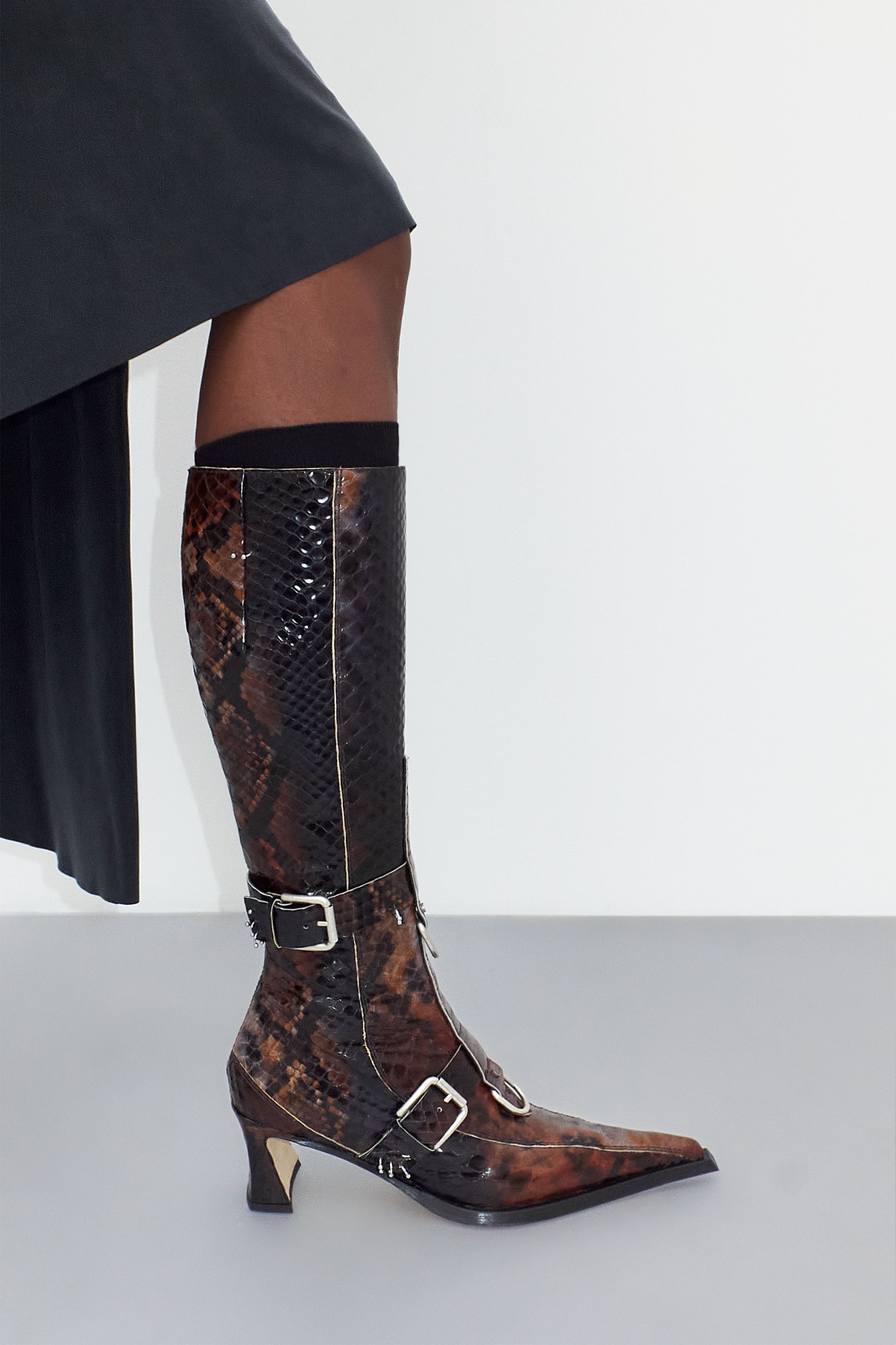 pink moon boots