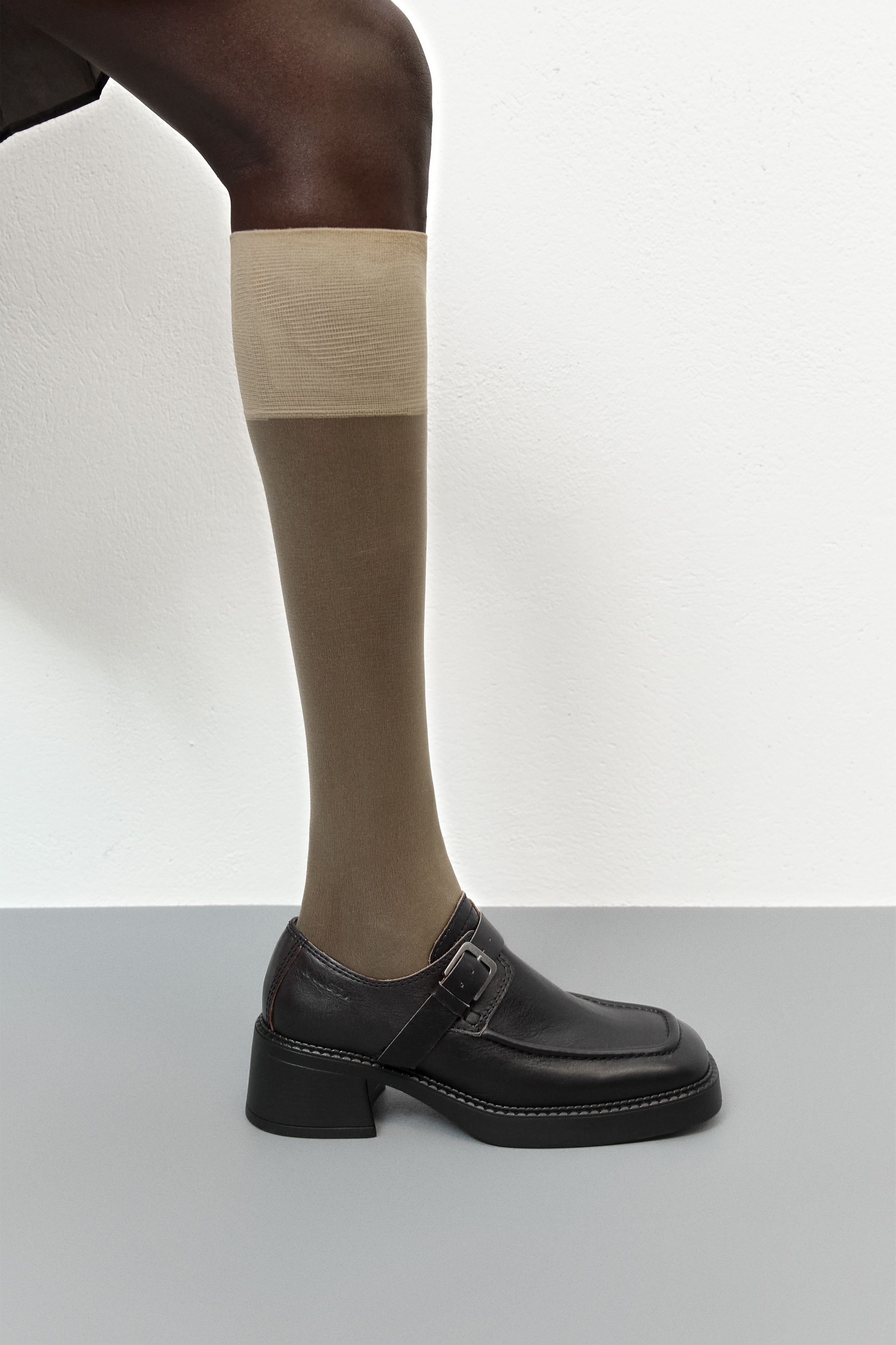 Giesela Brogues - Black Leather | Miista