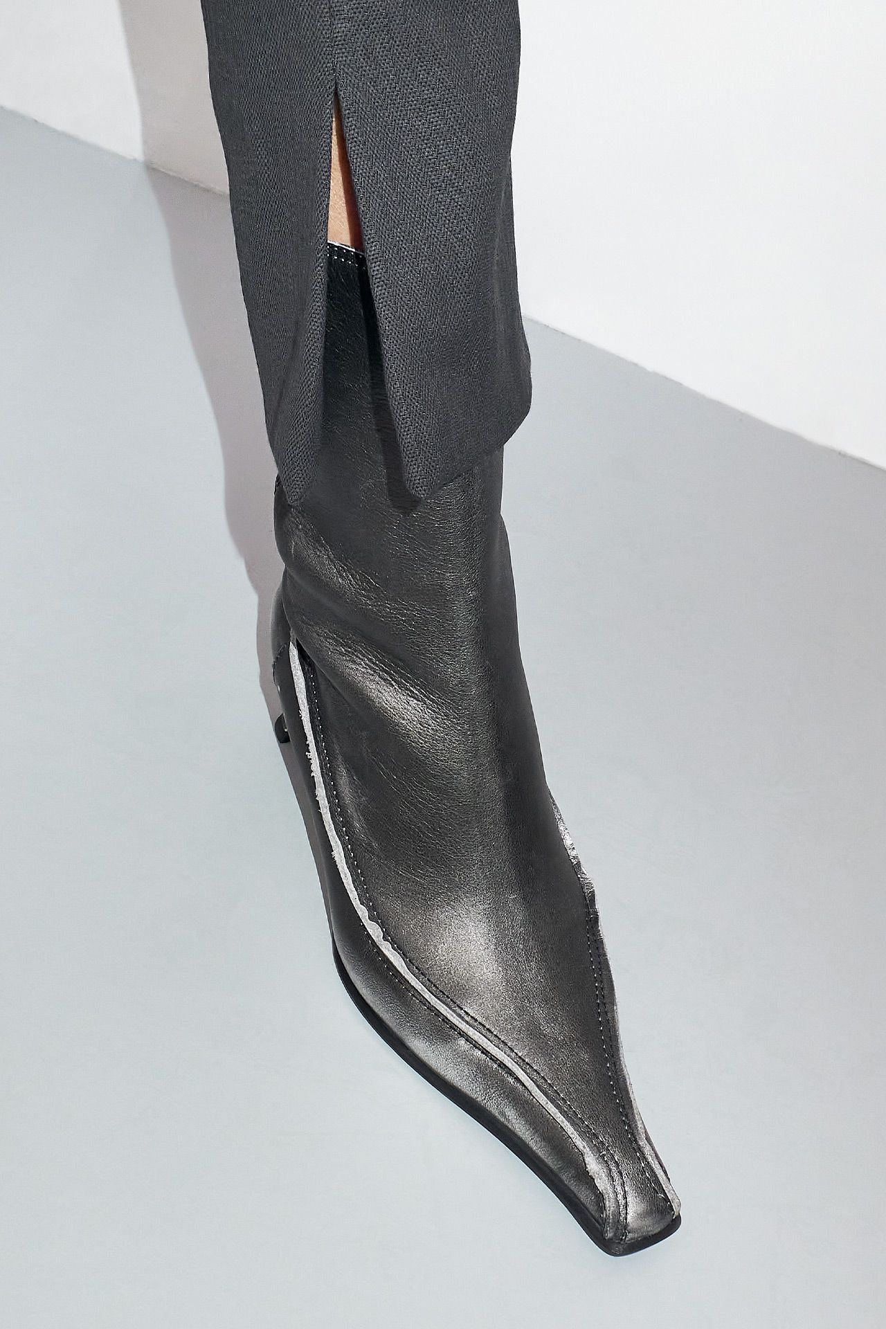 Lynette Grey Ankle Boots | Miista