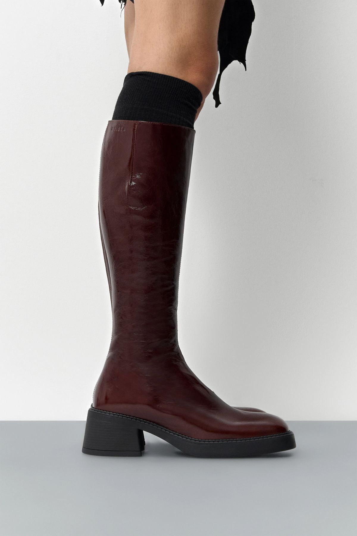 Yumi Boots - Brown Patent Leather