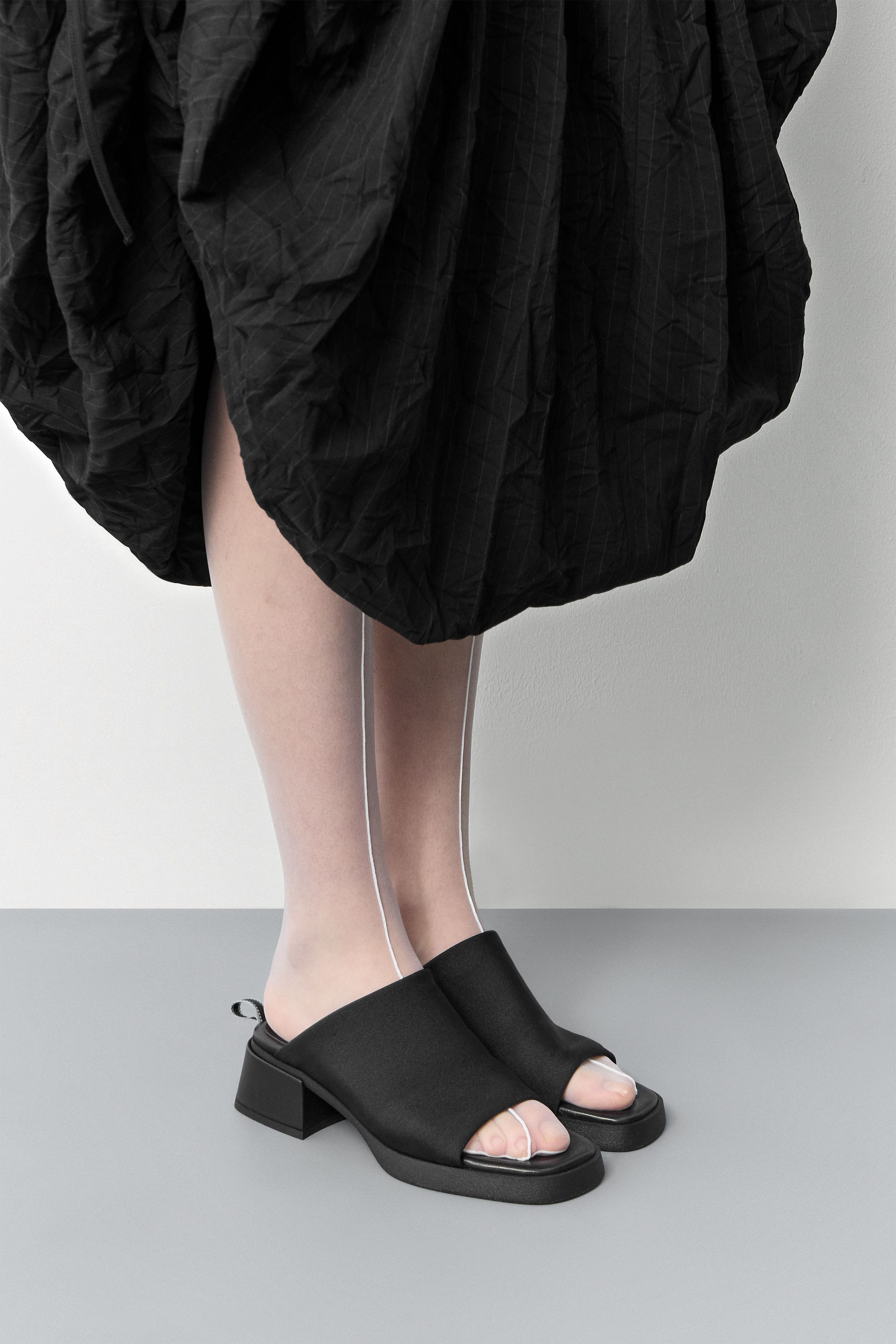 Zooey Sandals - Black Textile | Miista