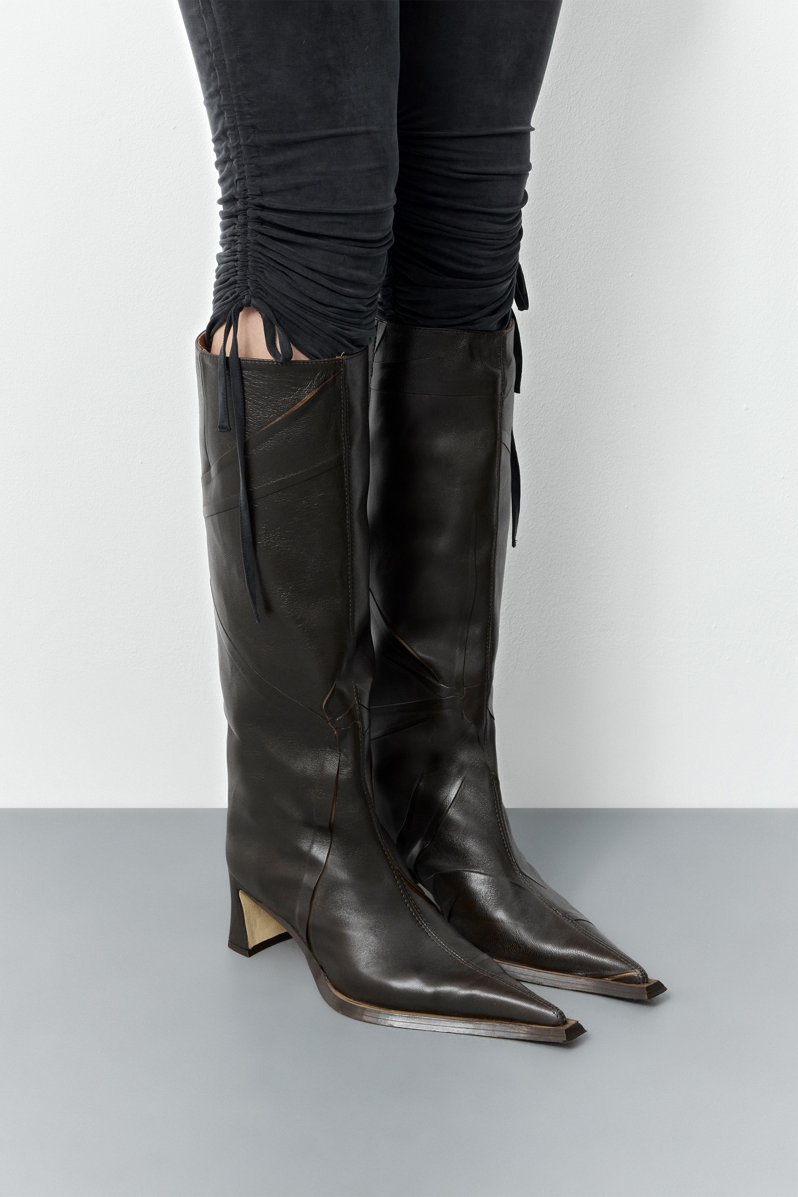 Sue Boots - Brown Wrinkled Leather | Miista