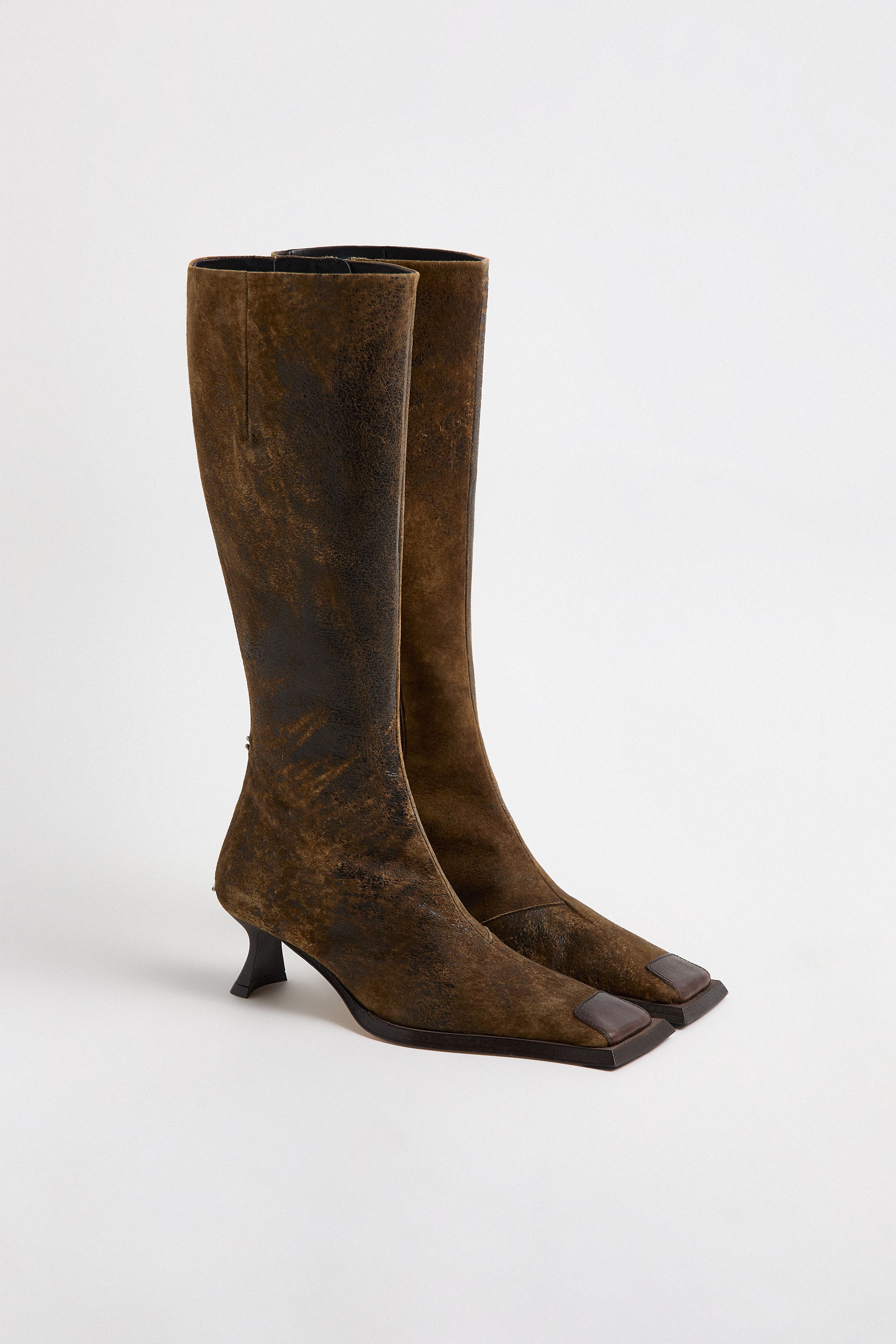 Alfreda Boots - Brown Distressed Leather | Miista display picture 2