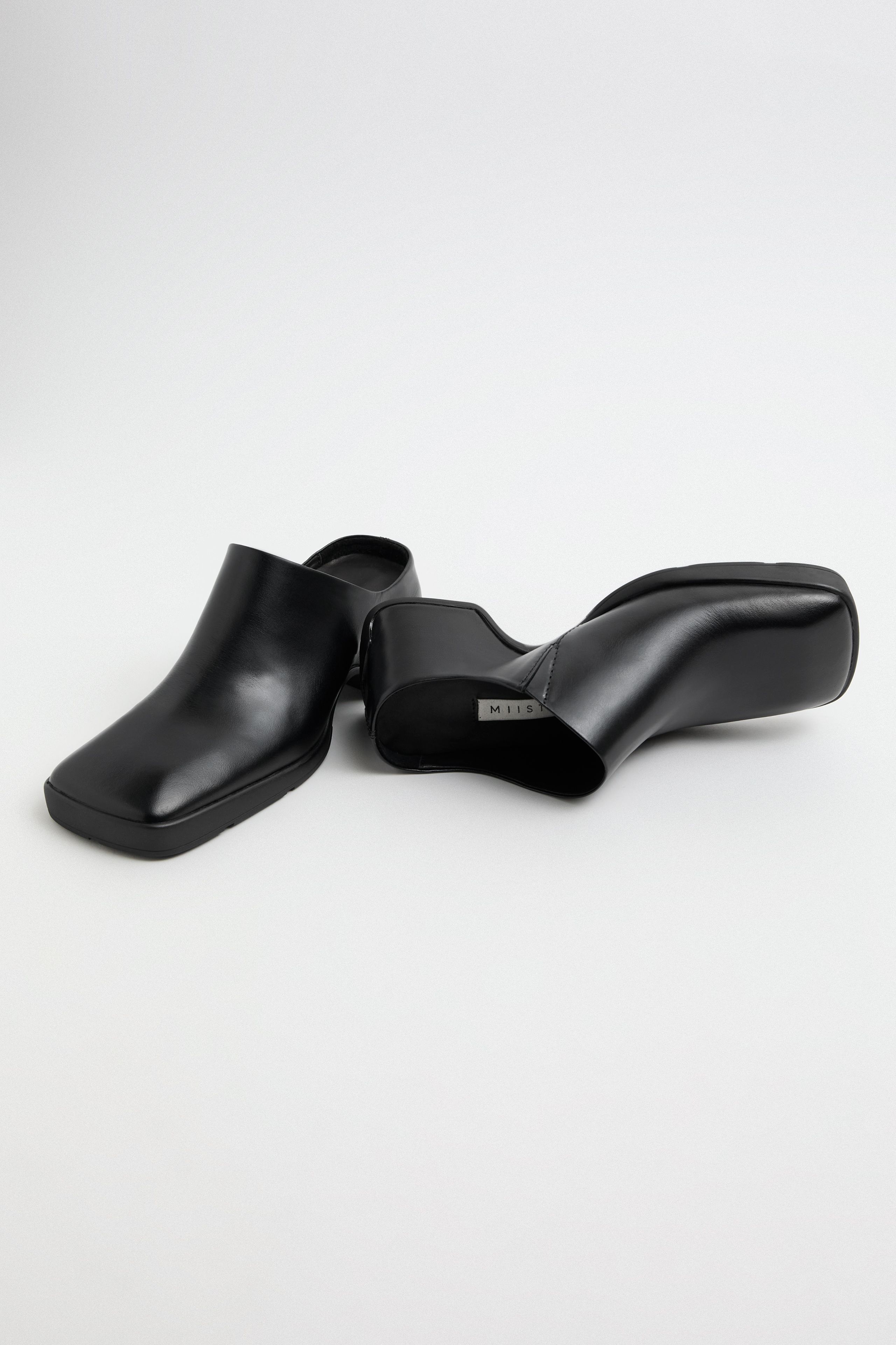 Amoy Mules - Black Leather | Miista