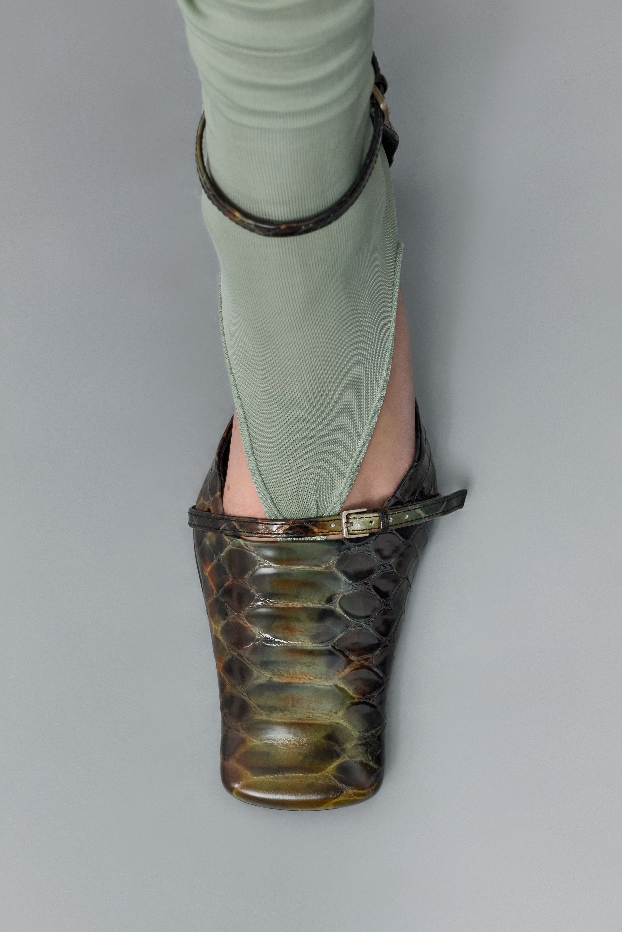靴 MIISTA Annya BB FLT Agna Courts - Green Snake Embossed Leather | Miista