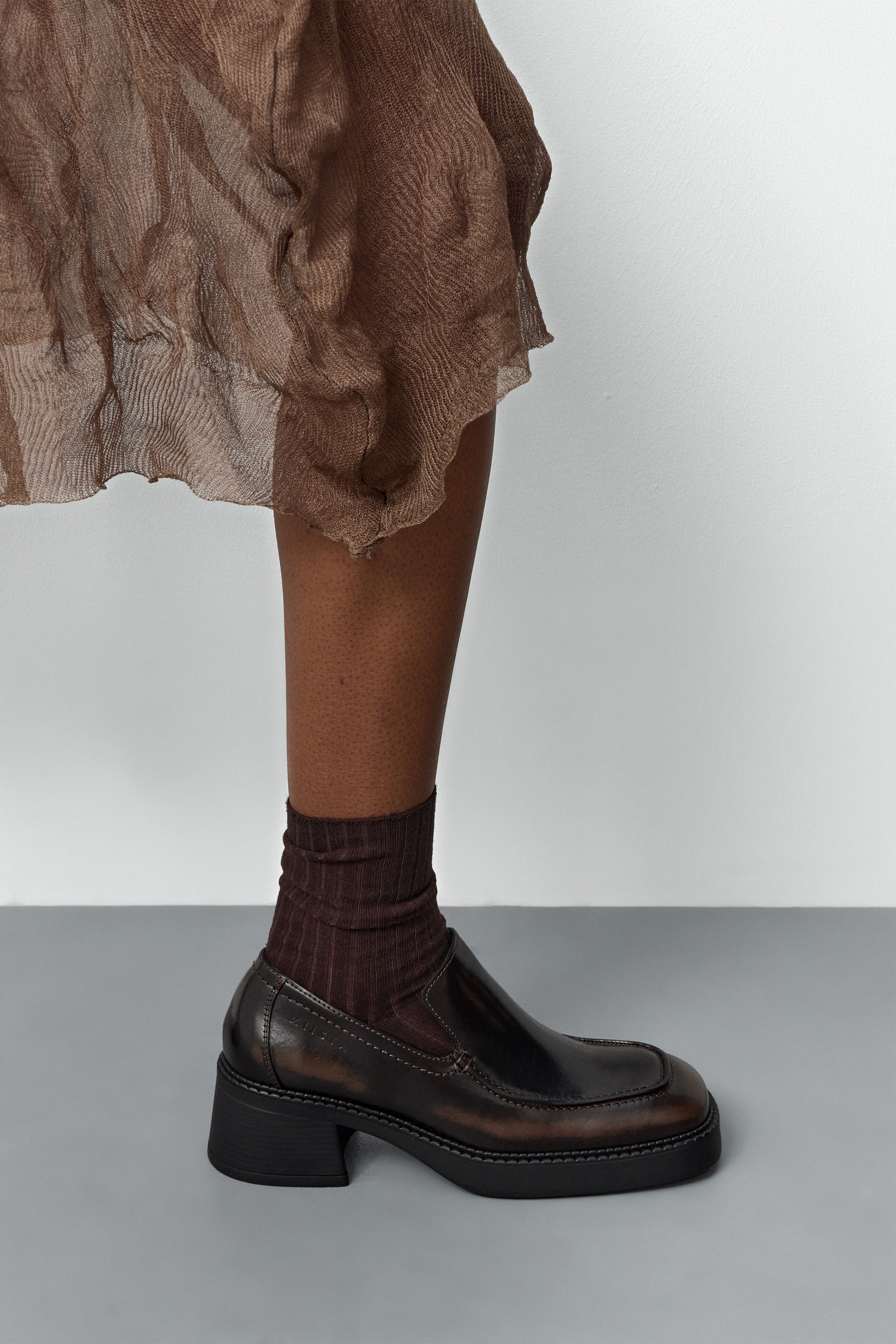 Karion Loafers - Brown Brush Off Leather | Miista