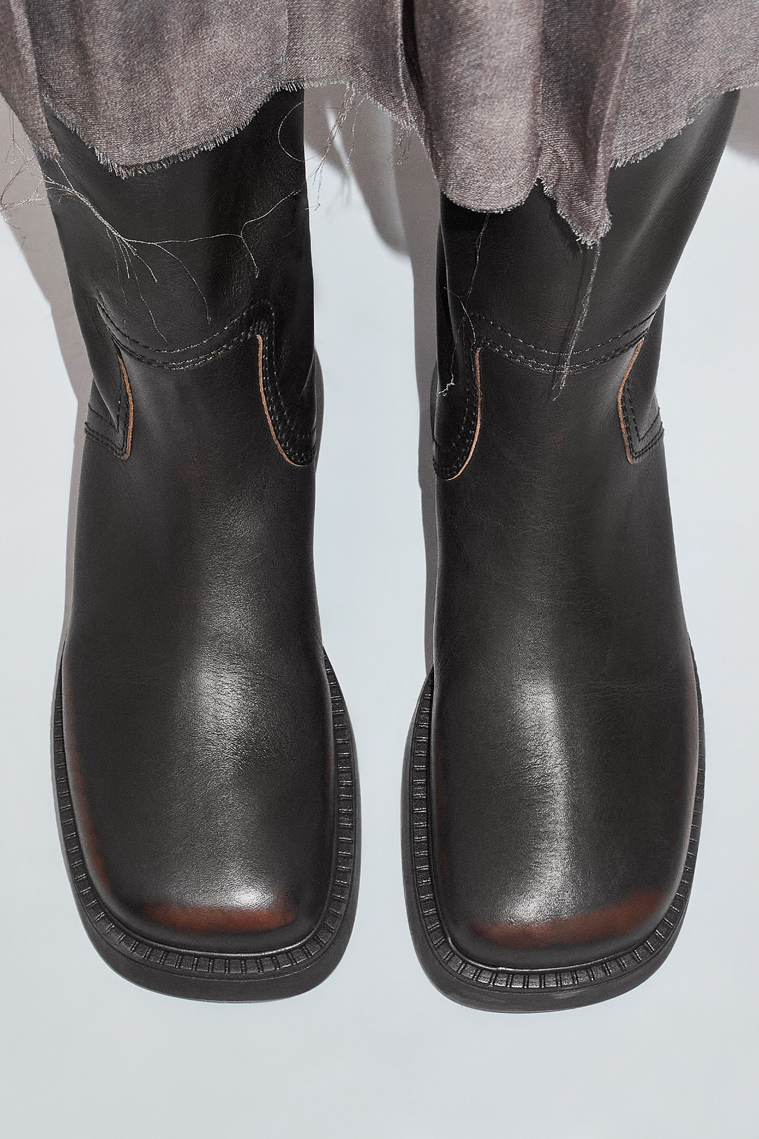 【関税込み】Miista ブラック Marisa ブーツ Miista Ankle Boots Marisa in Black | Lyst