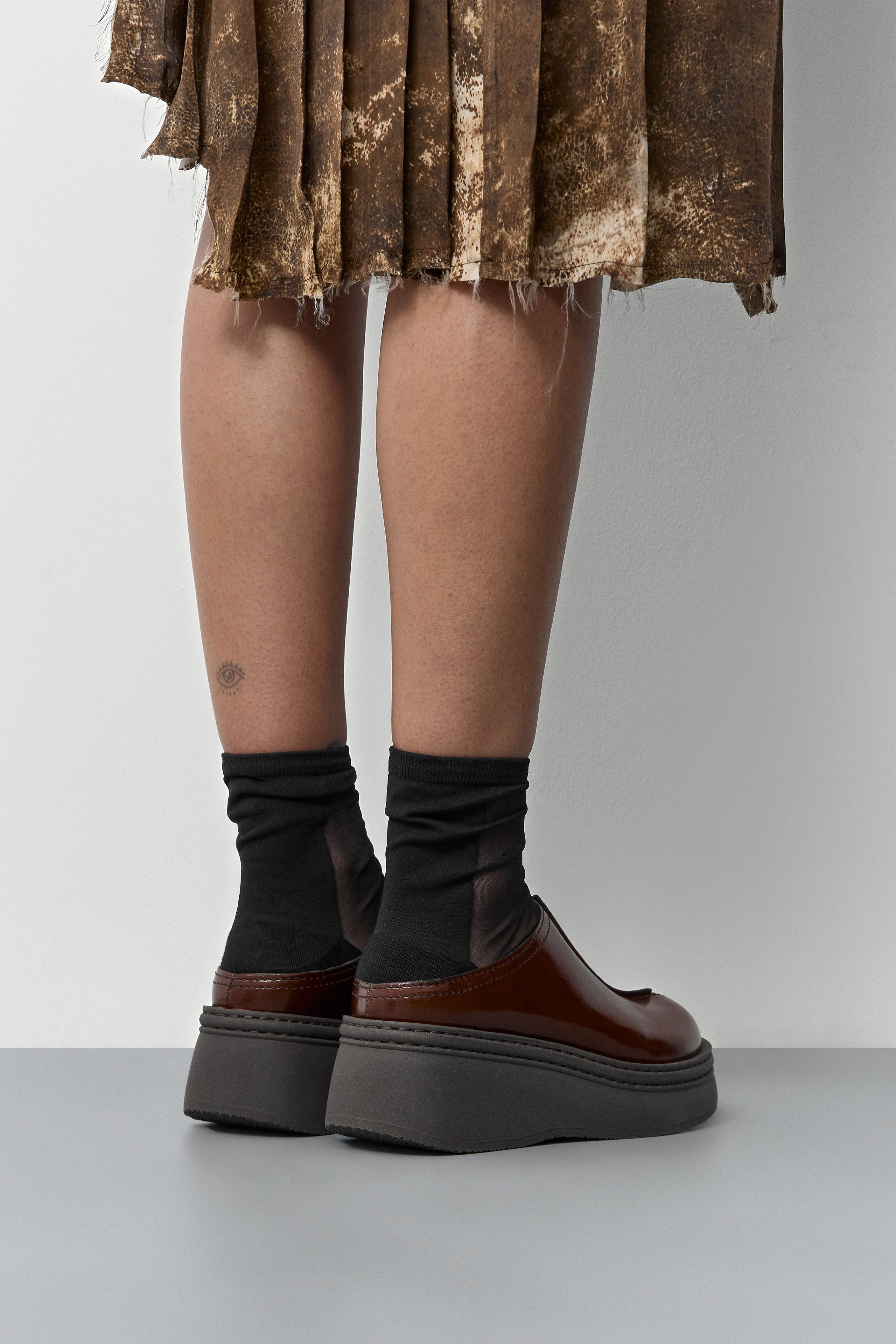 Mego Mules - Brown Crinkle Leather | Miista
