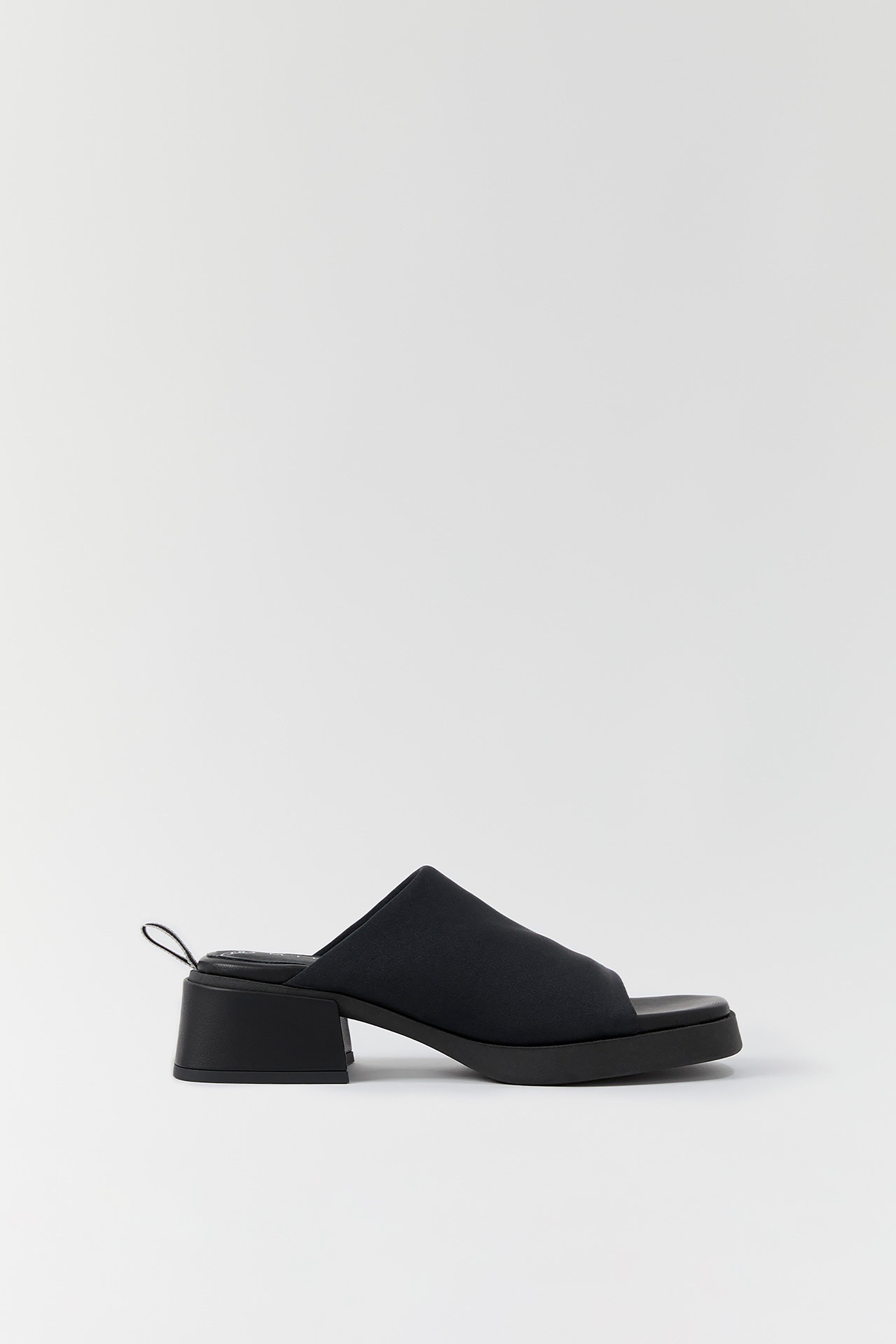 Zooey Black Mules | Miista