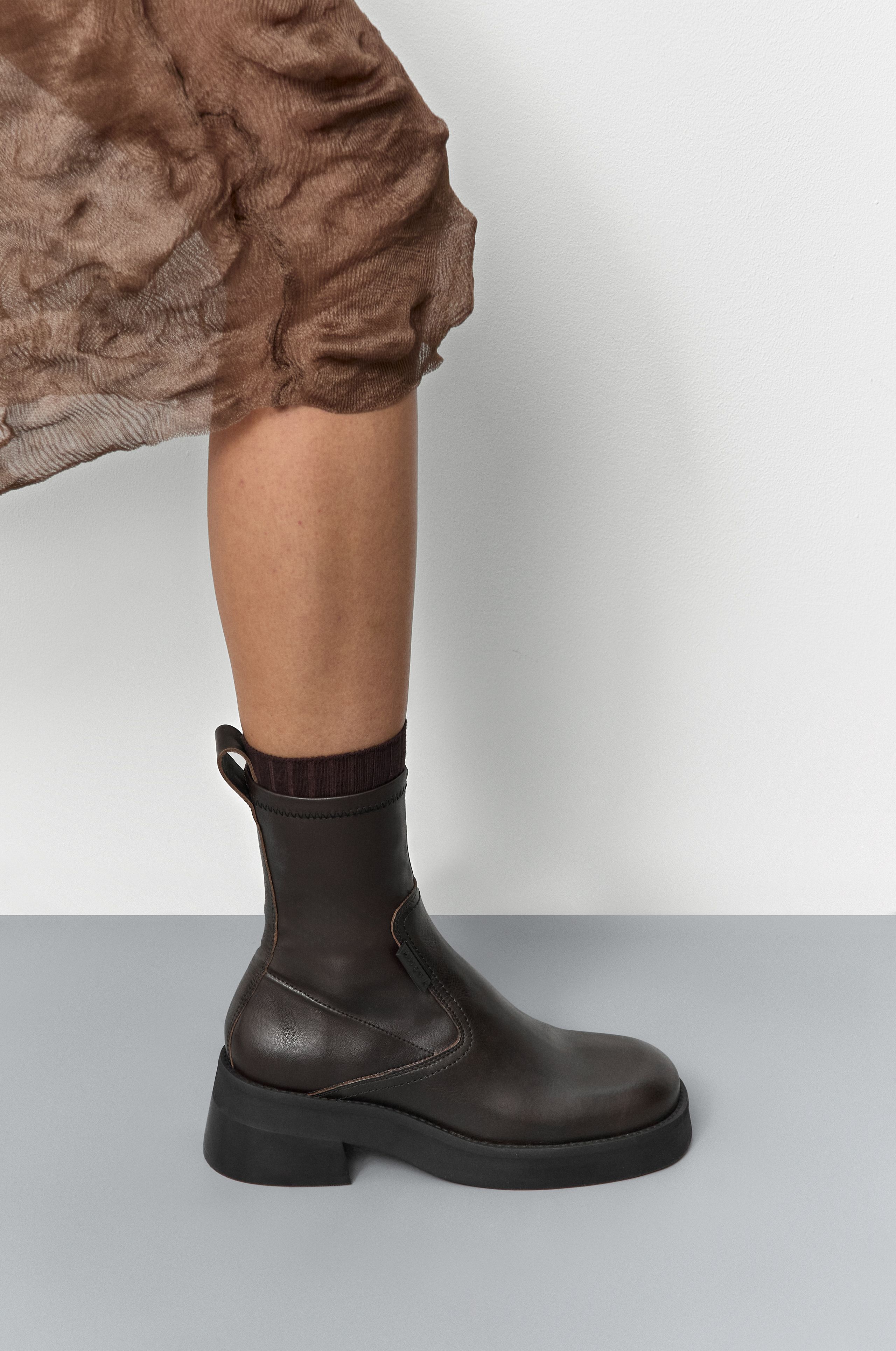 Oliana Boots - Brown Stretch Leather | Miista