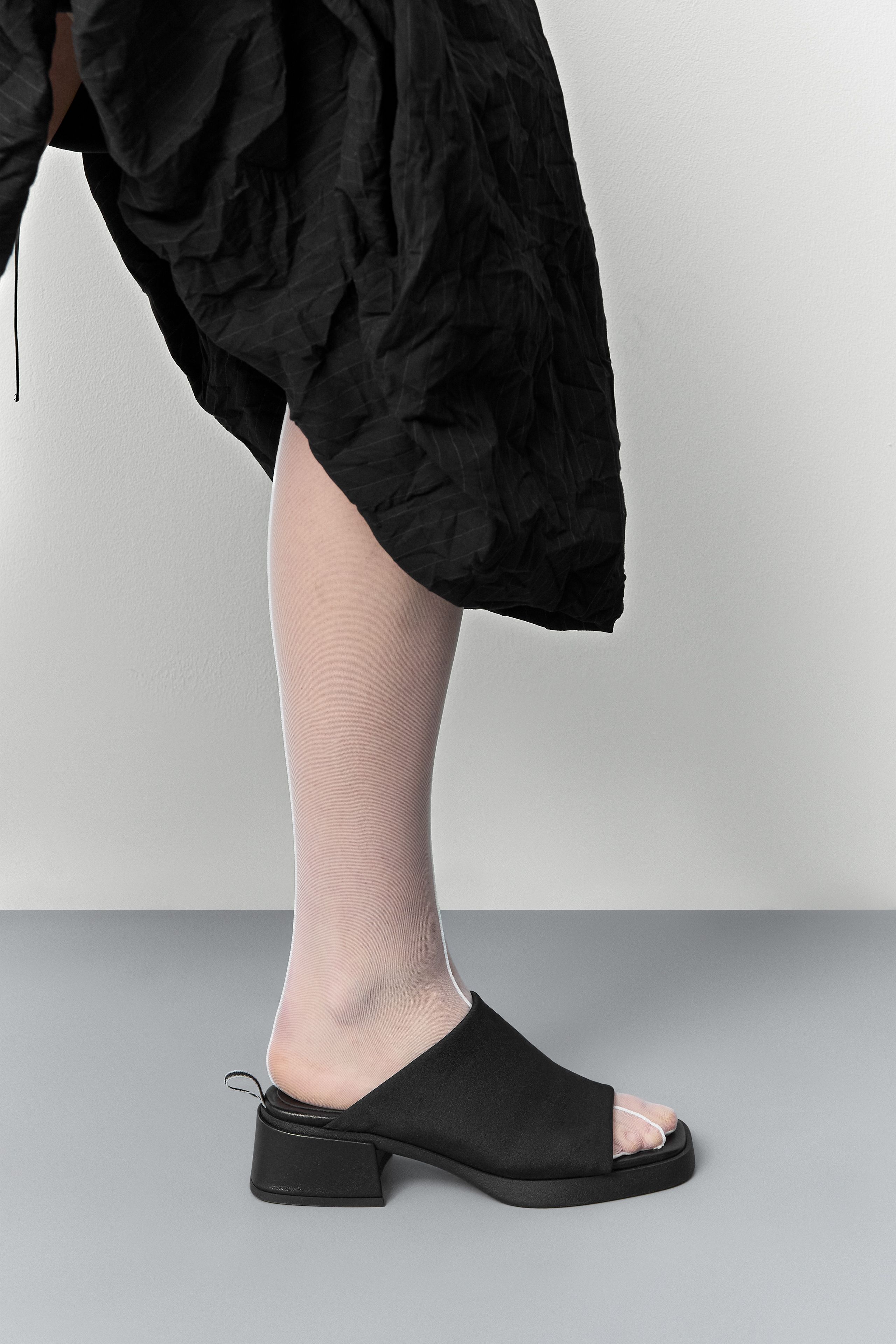 Zooey Sandals - Black Textile | Miista