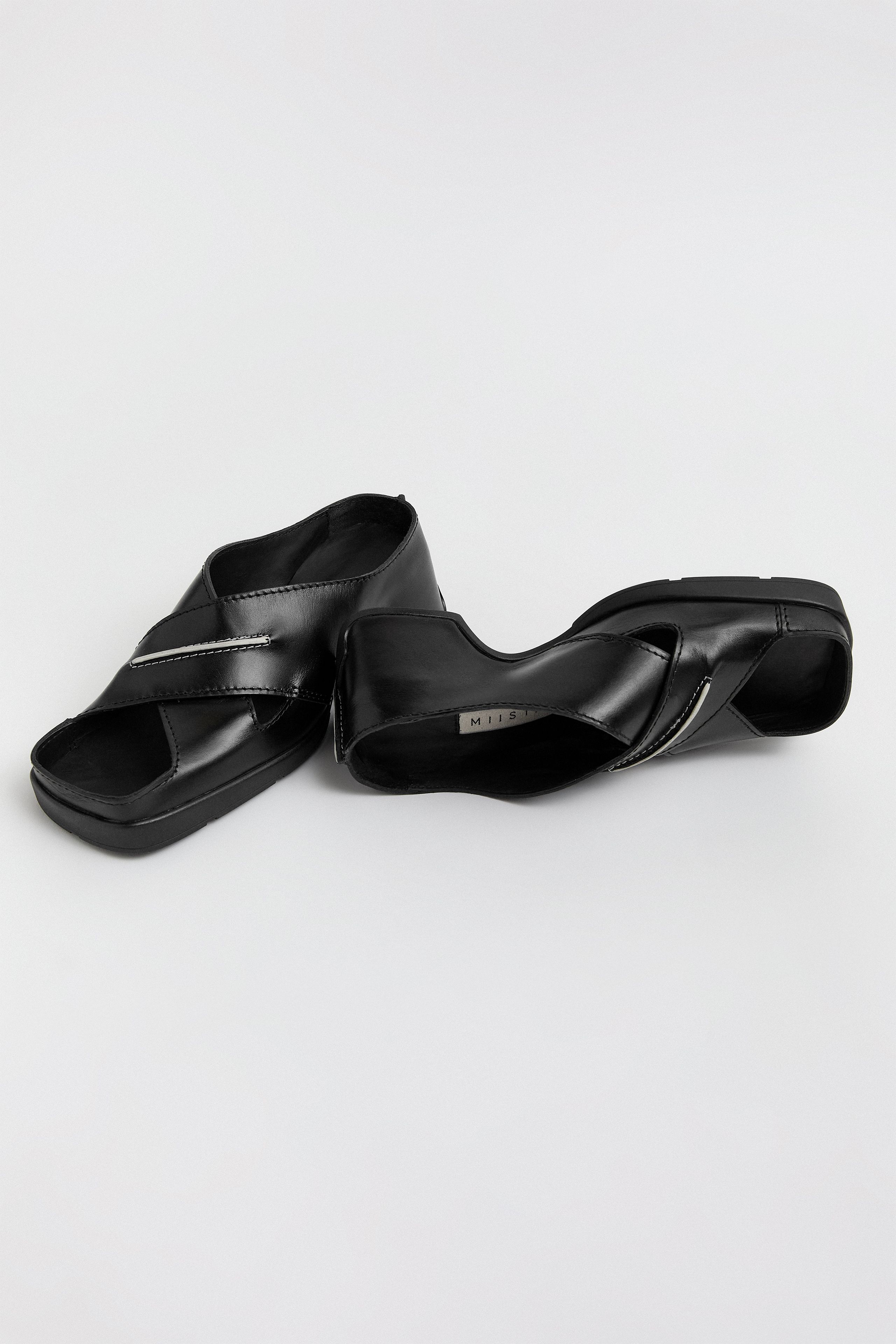 Nira Sandals - Black Leather | Miista