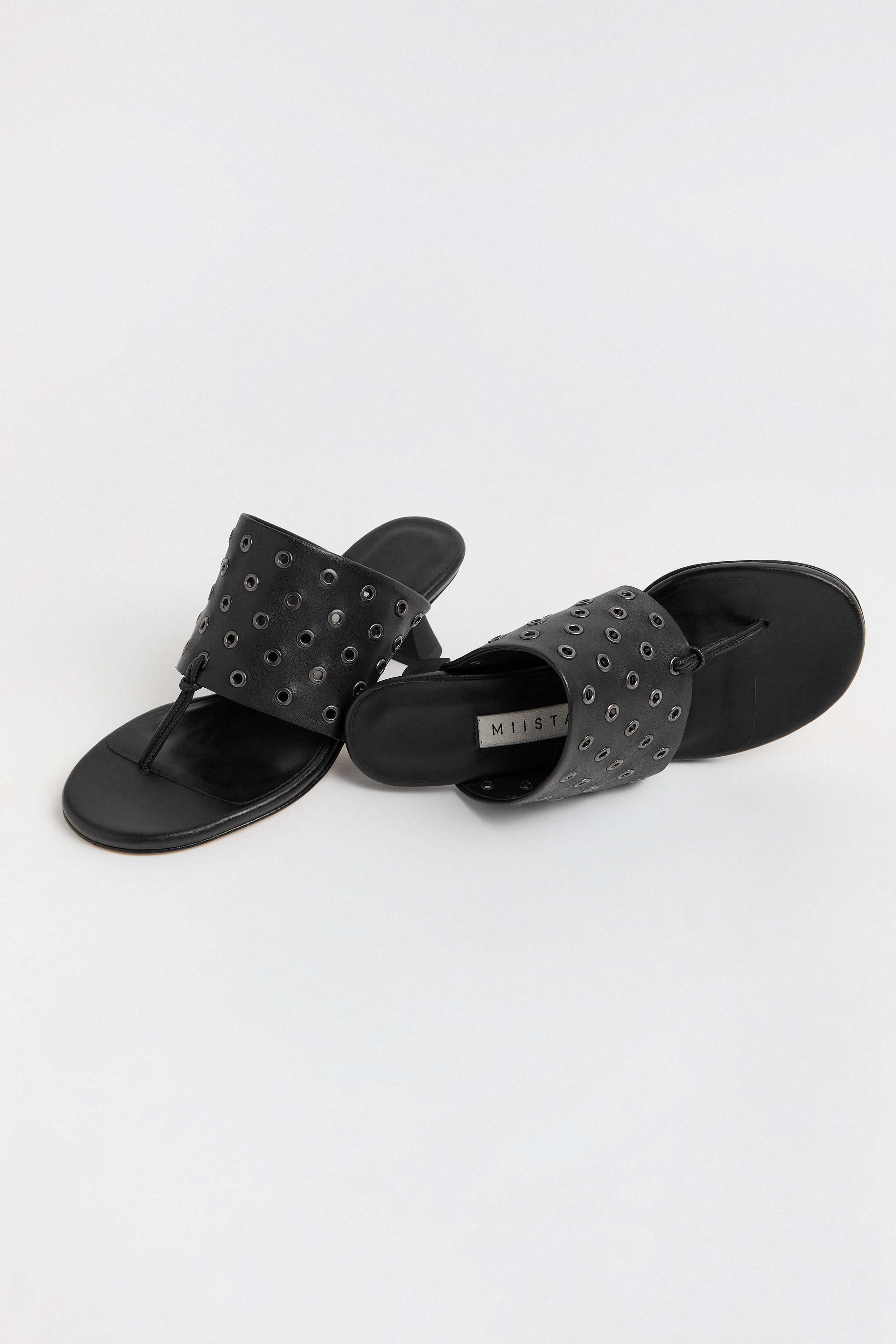 Cedella Sandals - Black Leather | Miista