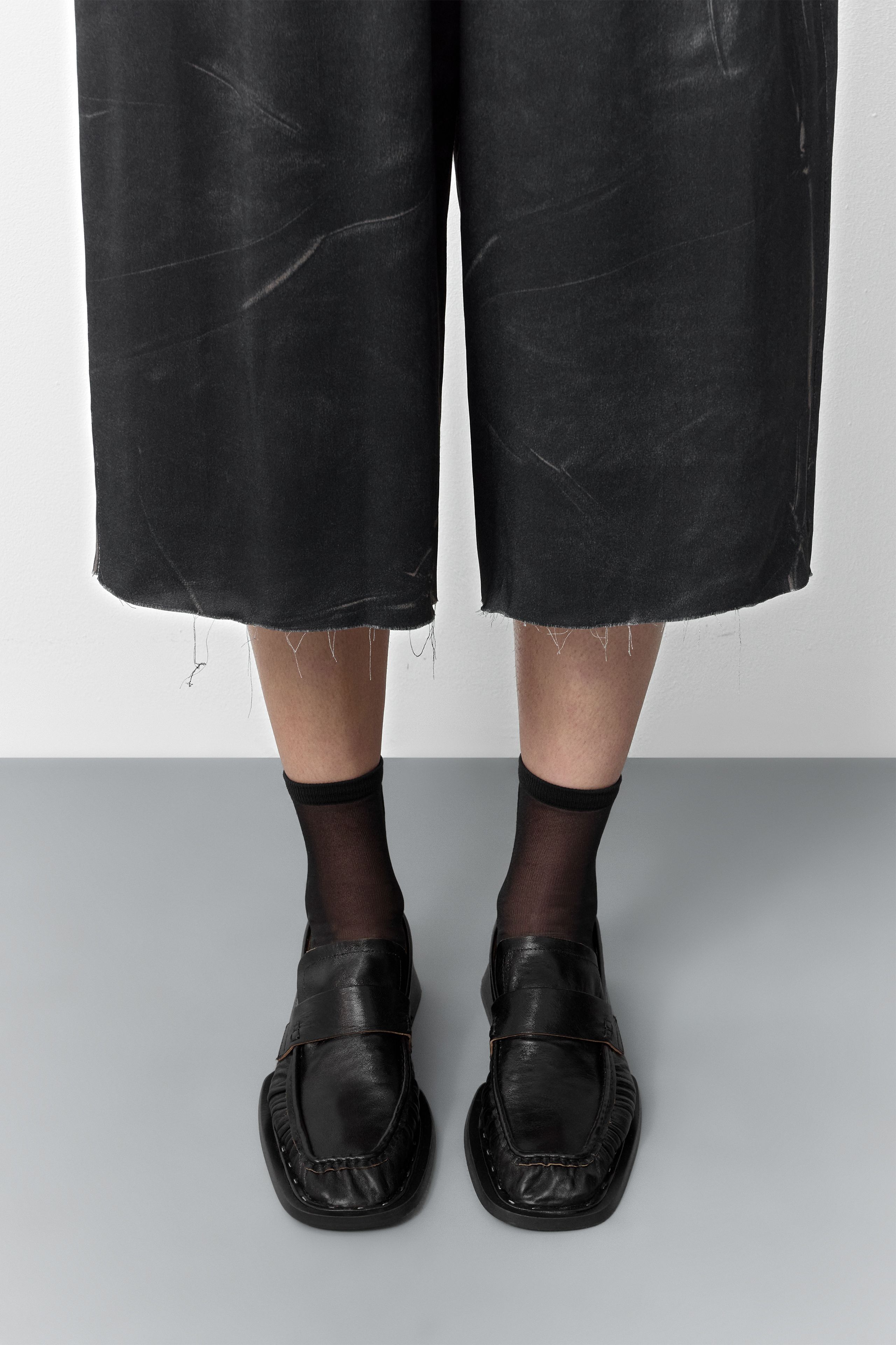 MIISTA ブラック ローファー Airi Loafers - Black Leather | Miista