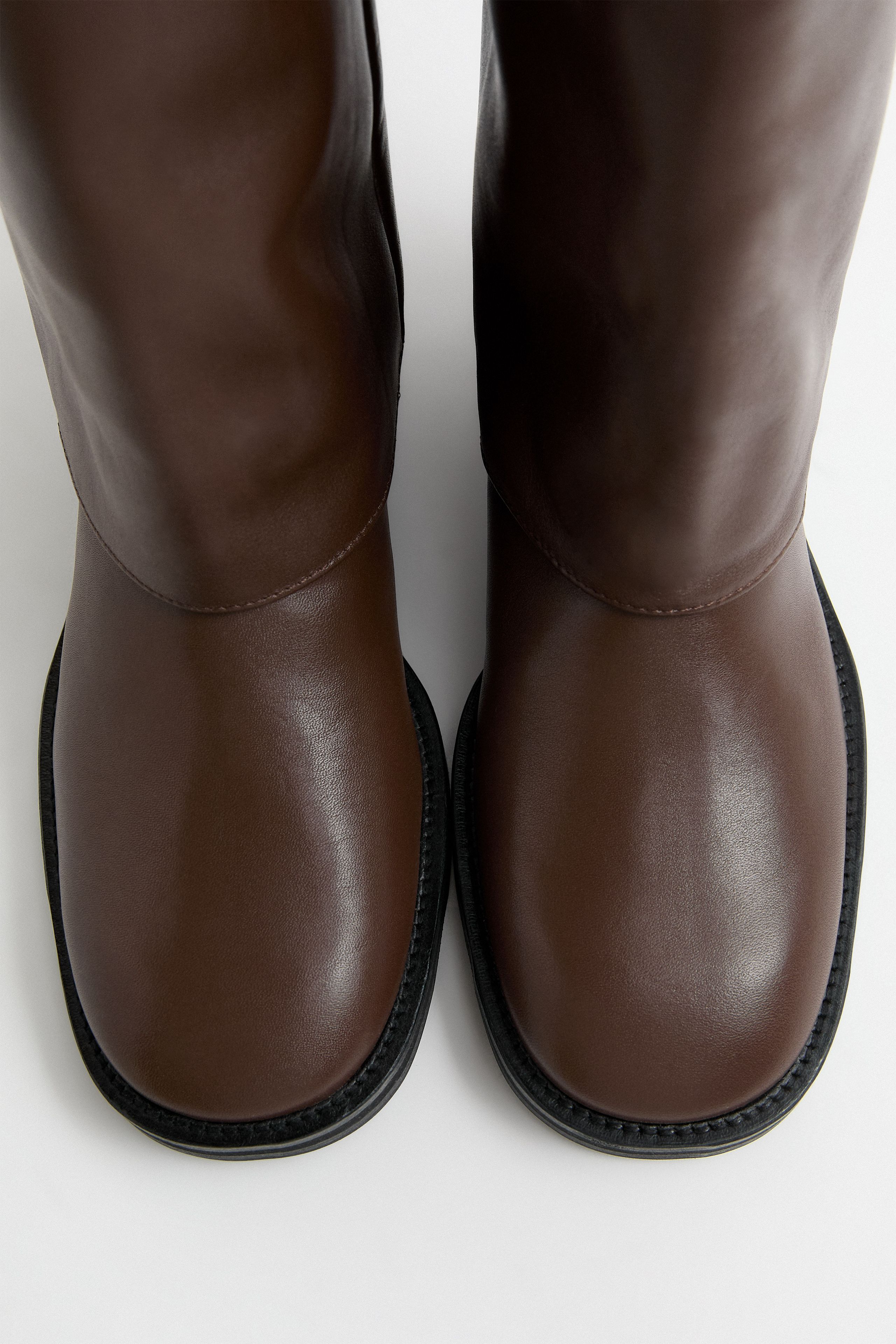 ヒトデ ドヨン Arden Boots - Brown Fold Over Leather | Miista