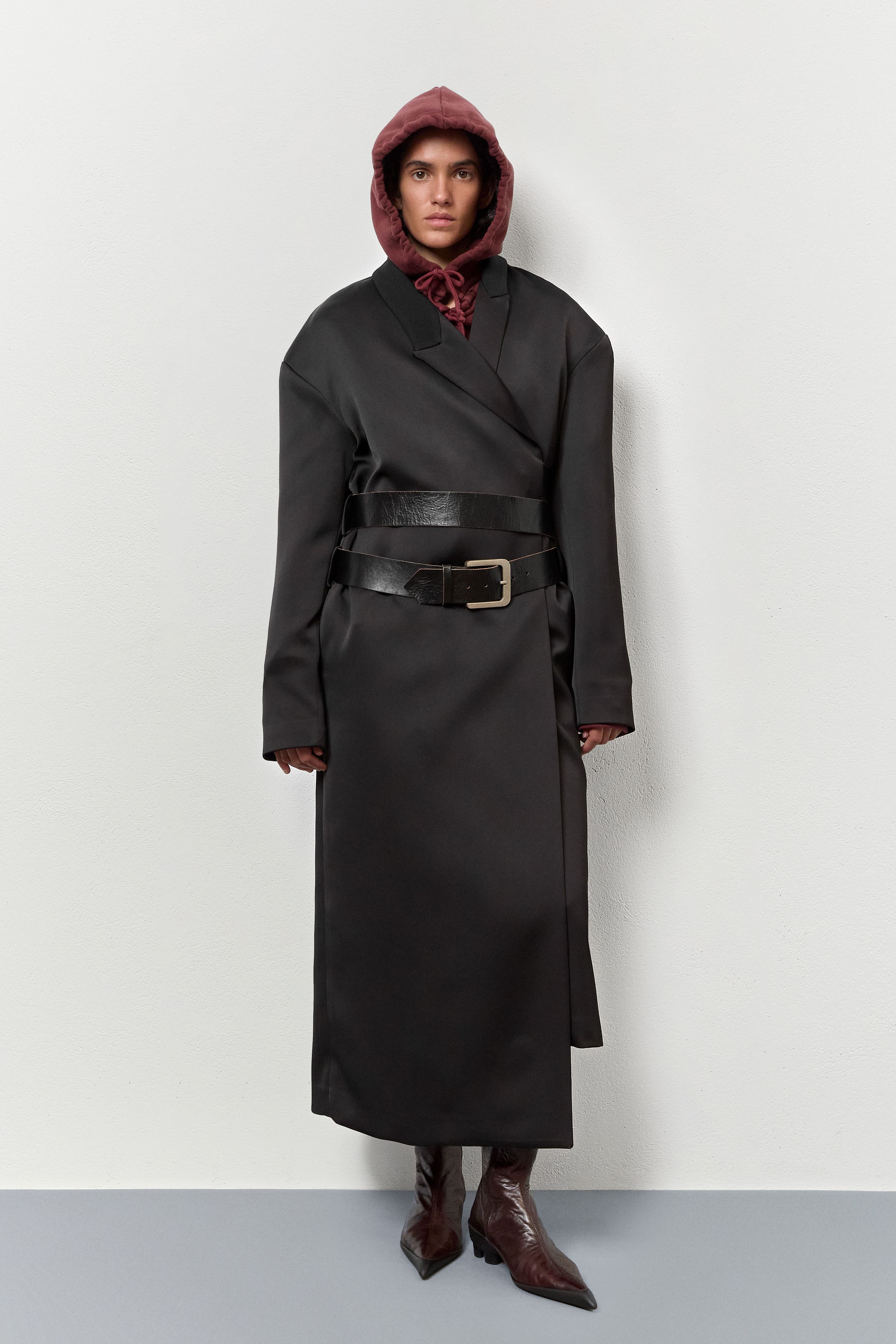 Irne Black Belt Long Coat | Miista