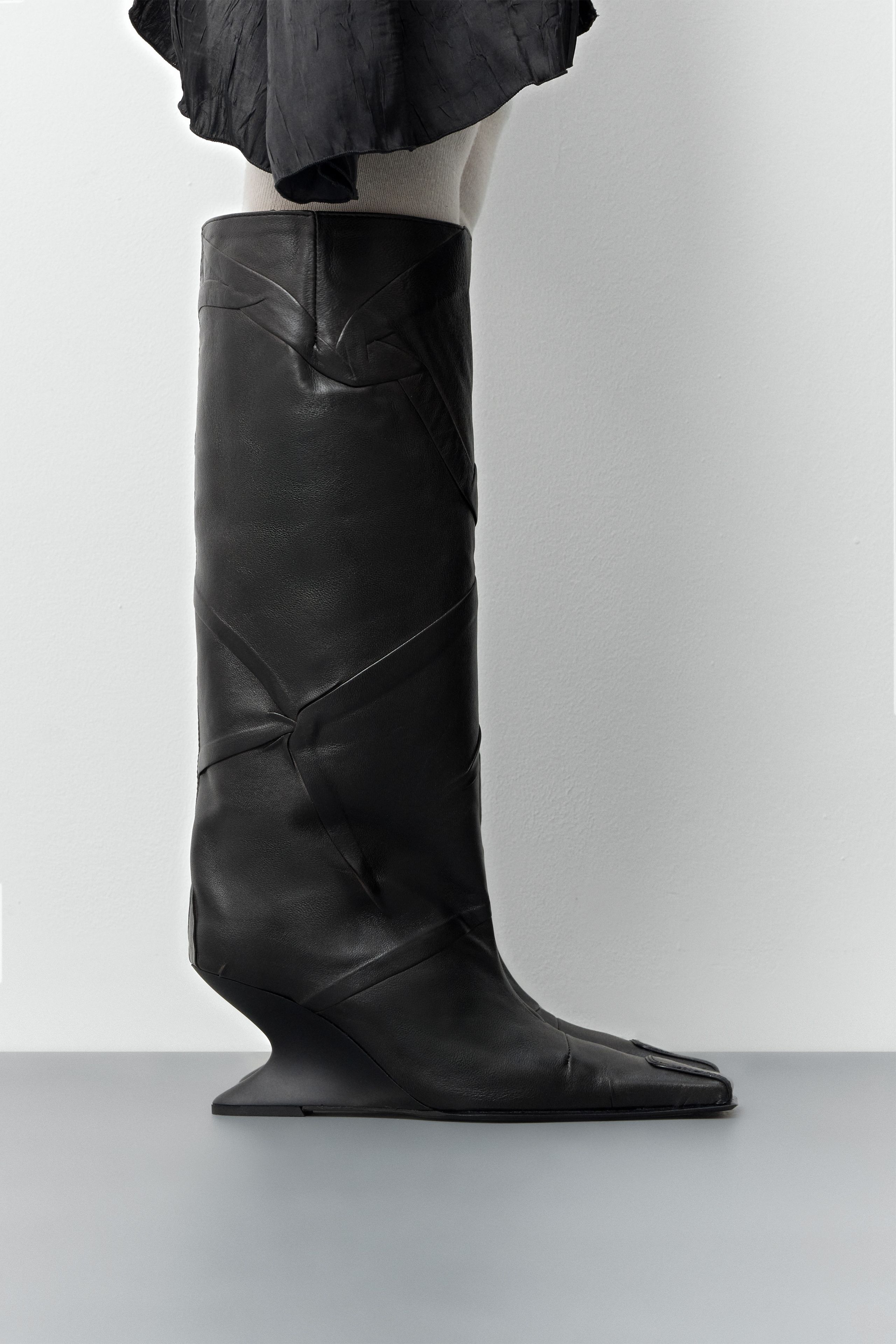 Ayleen Boots - Black Wrinkled Leather | Miista