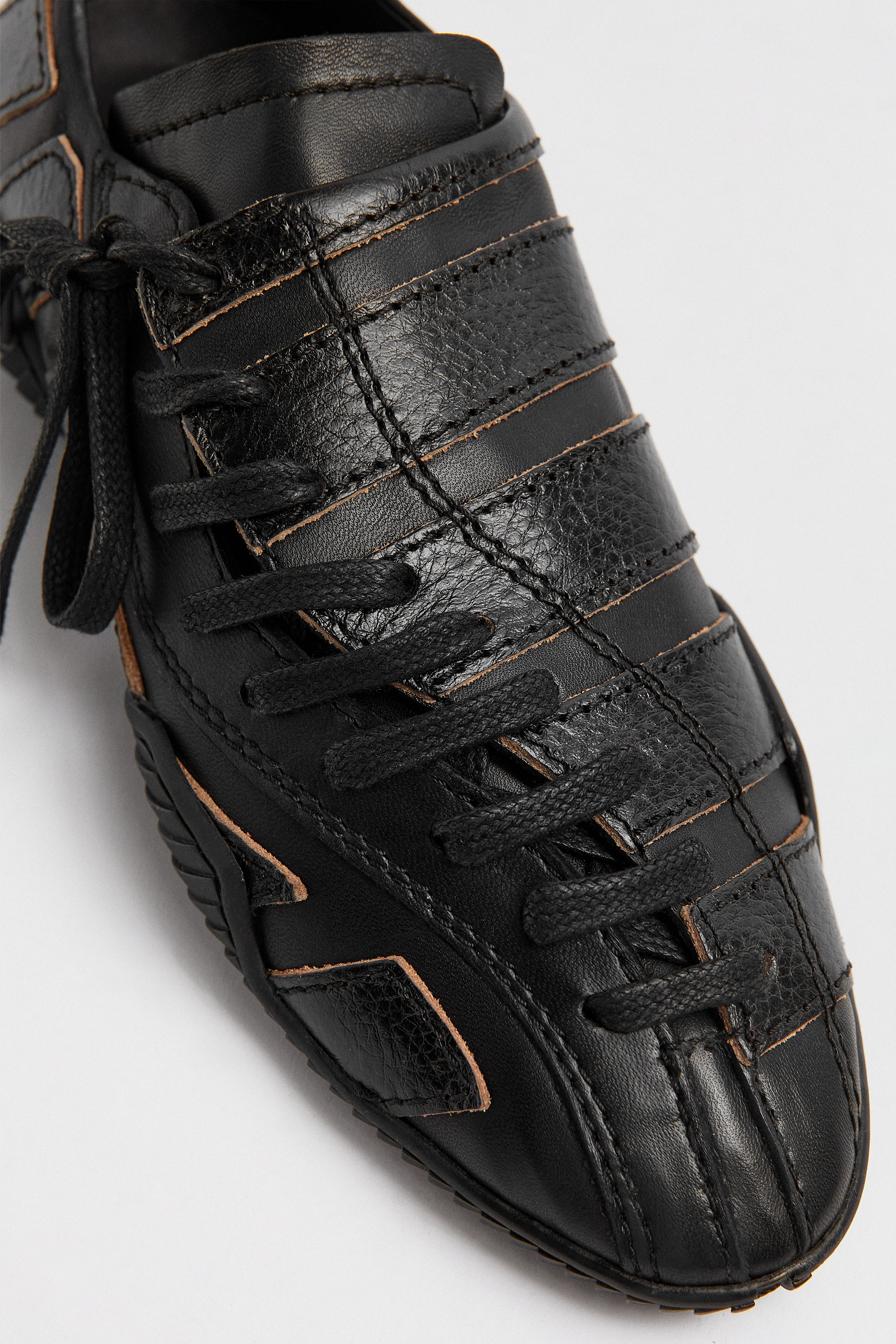 Edyta Sneakers - Black Leather | Miista