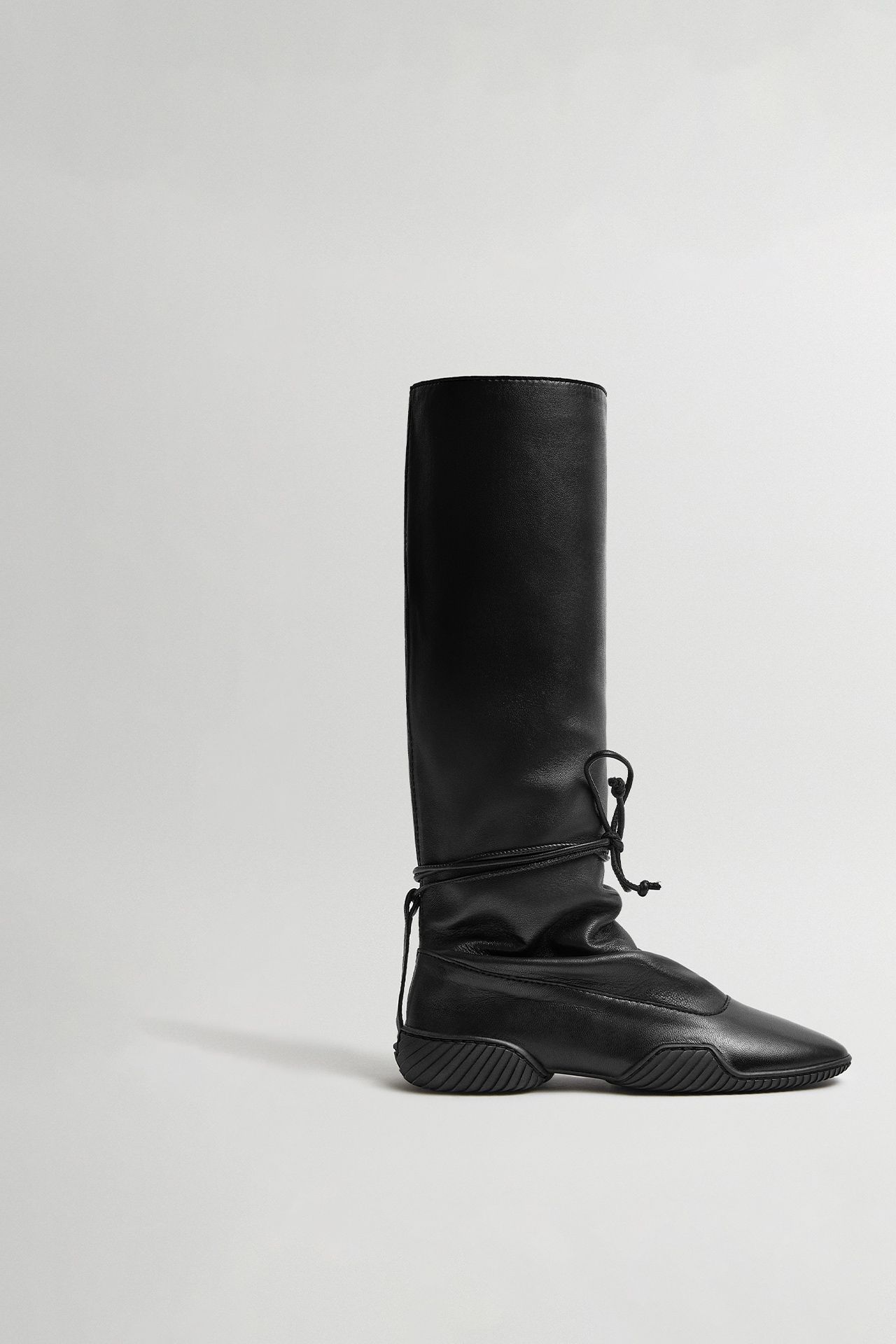 みらこすた Nikolina Boots - Black Leather | Miista