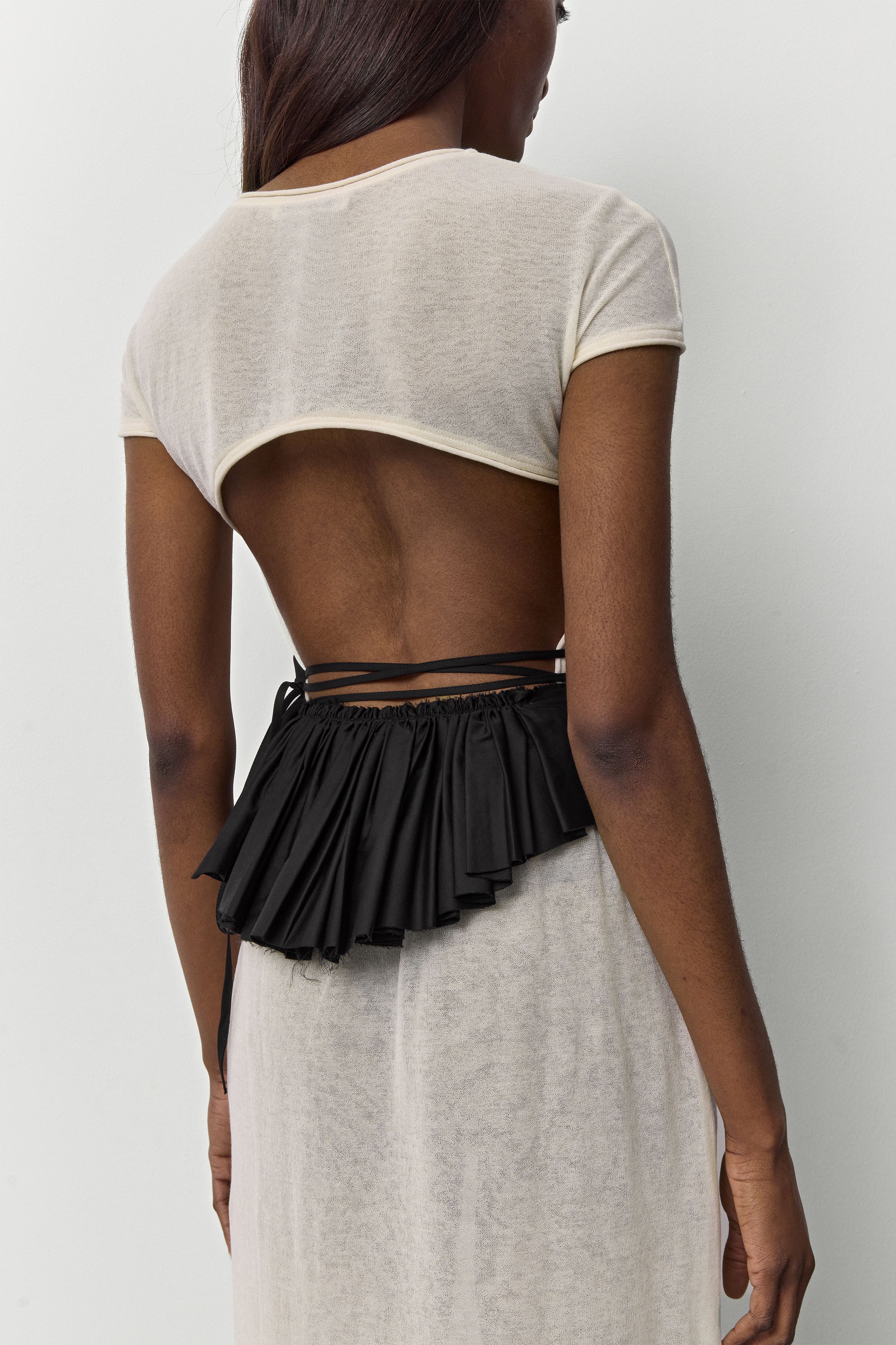 Vanny Ruffle - Black Popplin | Miista