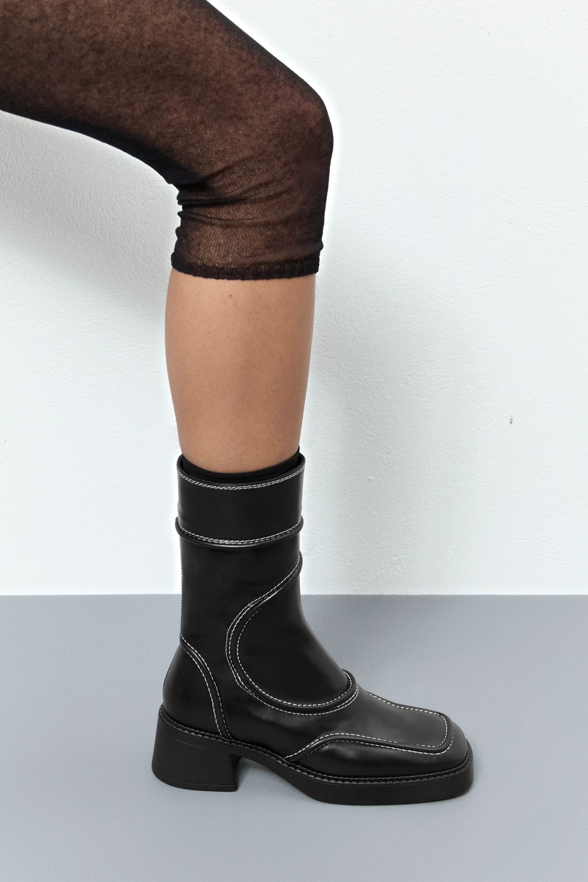 Malene Boots - Black Leather White Stitching
