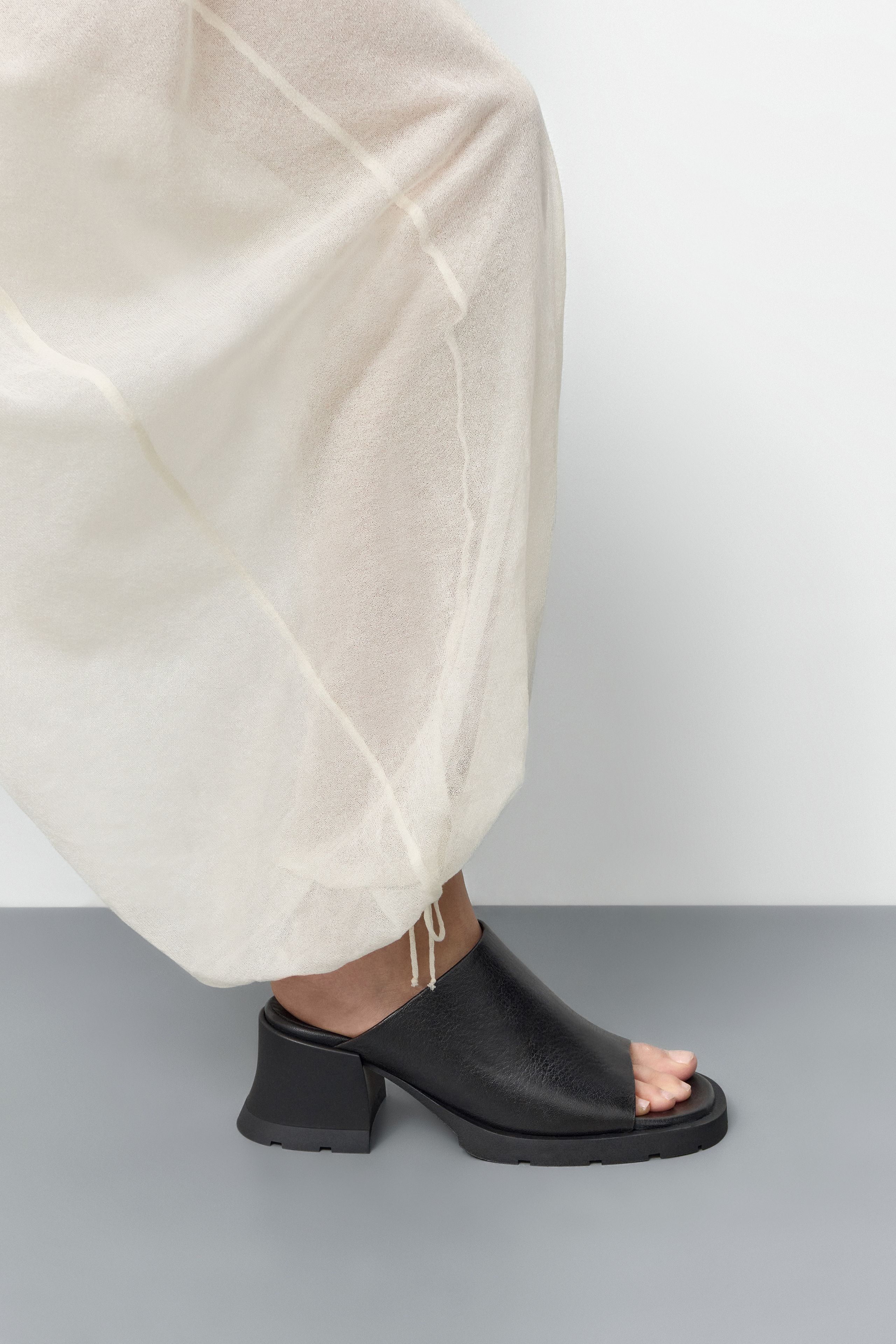 Ini Sandals - Black Leather | Miista