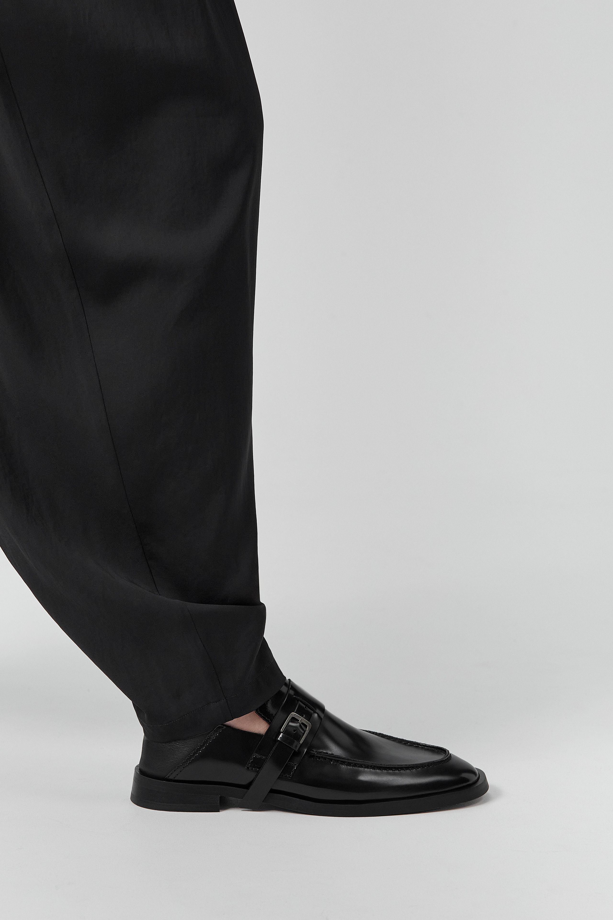 Els Mules - Black Leather | Miista