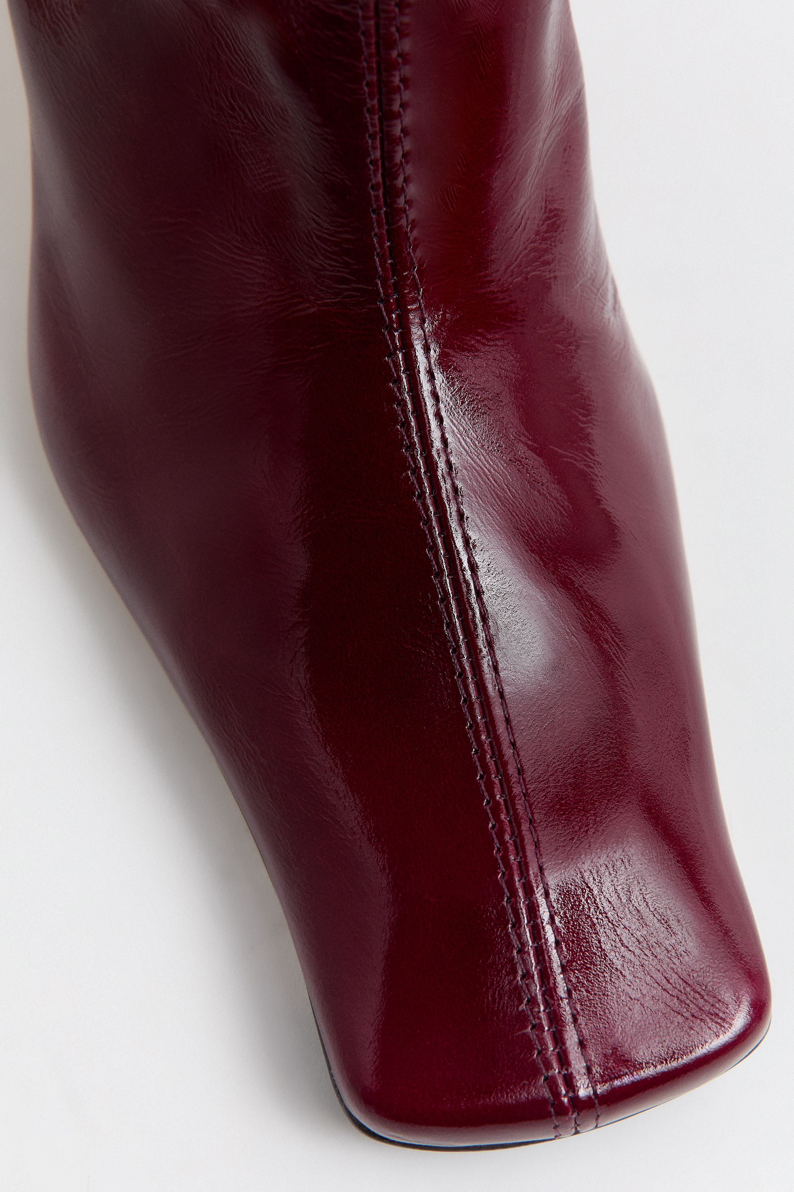 Bluma Boots - Burgundy Crinkle Leather | Miista