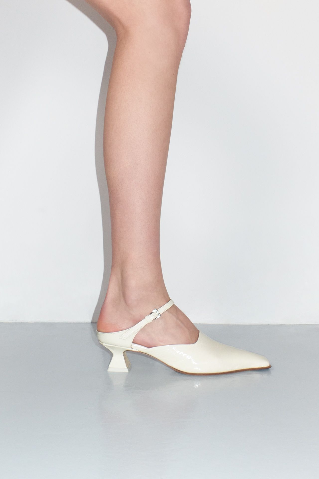 Delf Off White Courts | Miista Europe | Made in Portugal