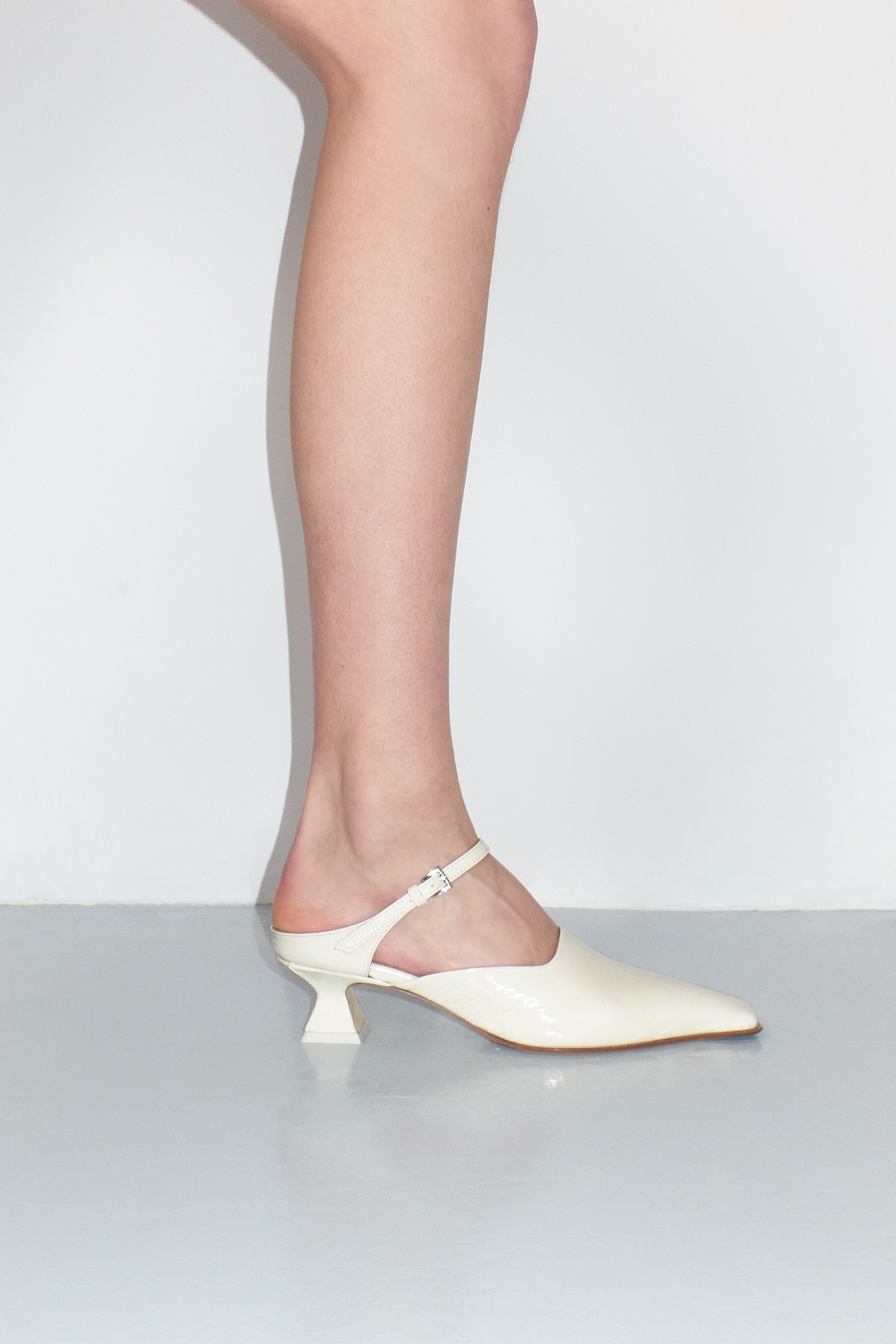 Delf Off White Courts | Miista Europe | Made in Portugal