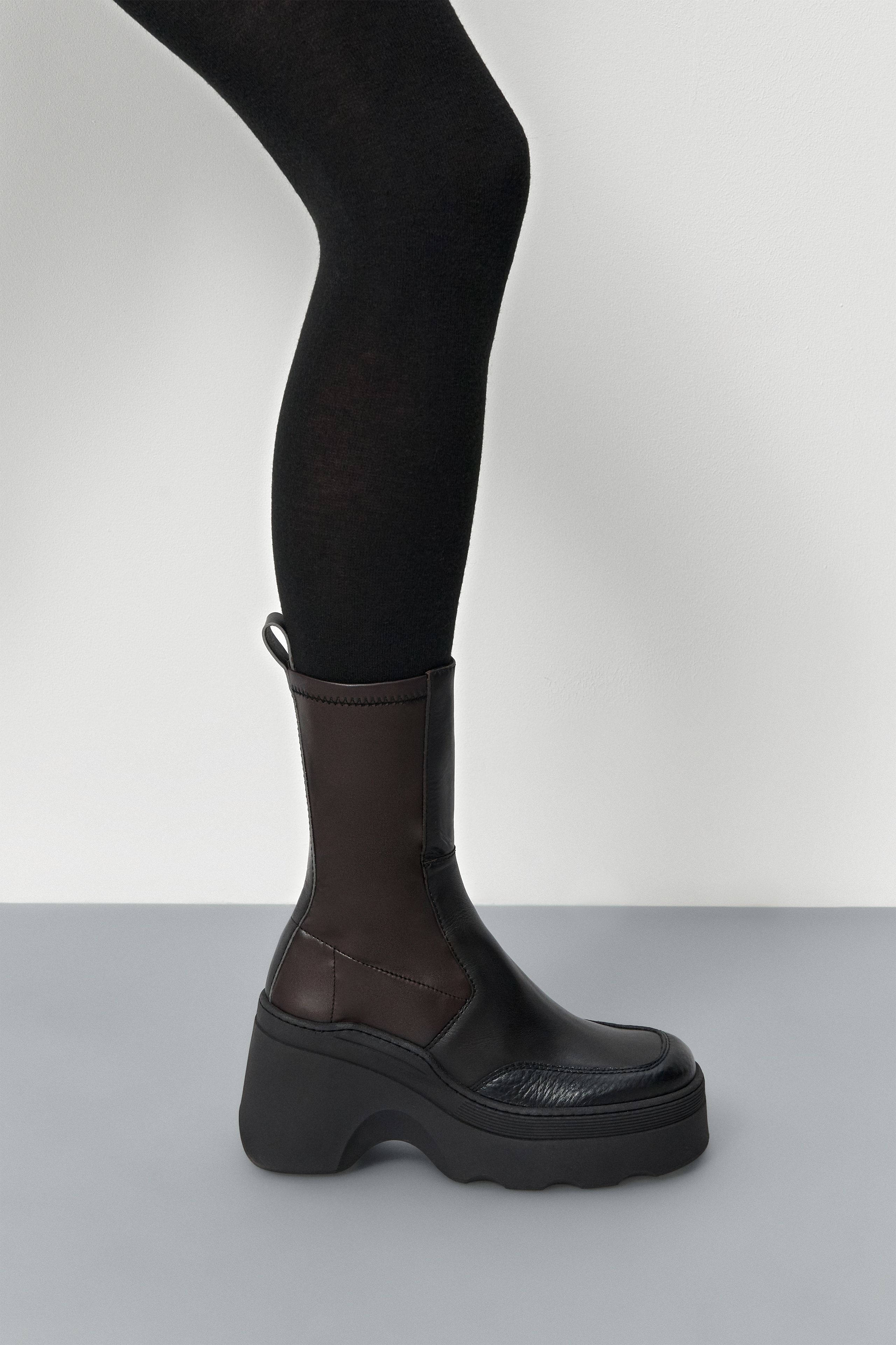 Deandra Boots - Brown Stretch Grainy Leather | Miista