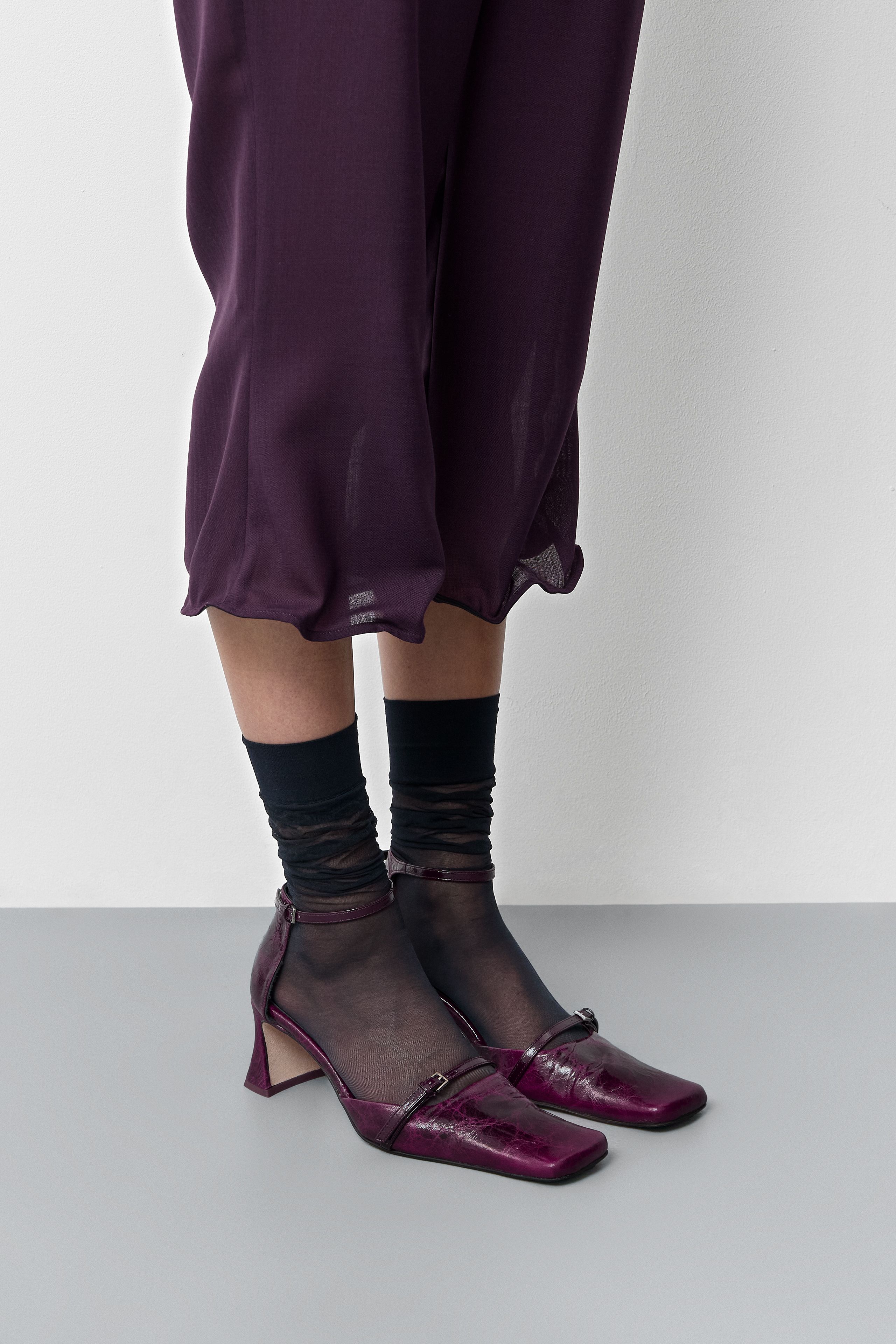 Agna Courts - Plum Crinkle Leather | Miista
