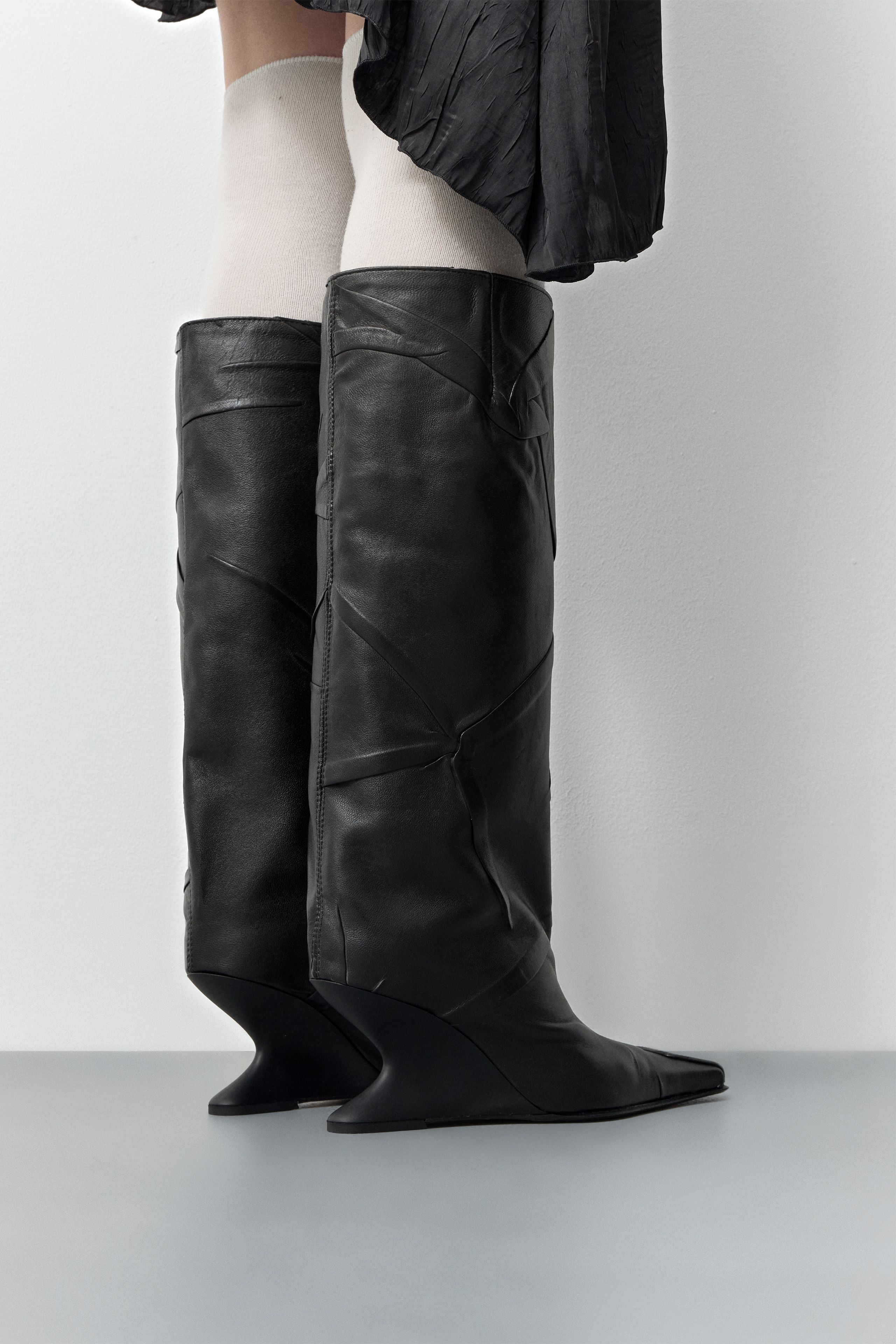 Ayleen Boots - Black Wrinkled Leather | Miista