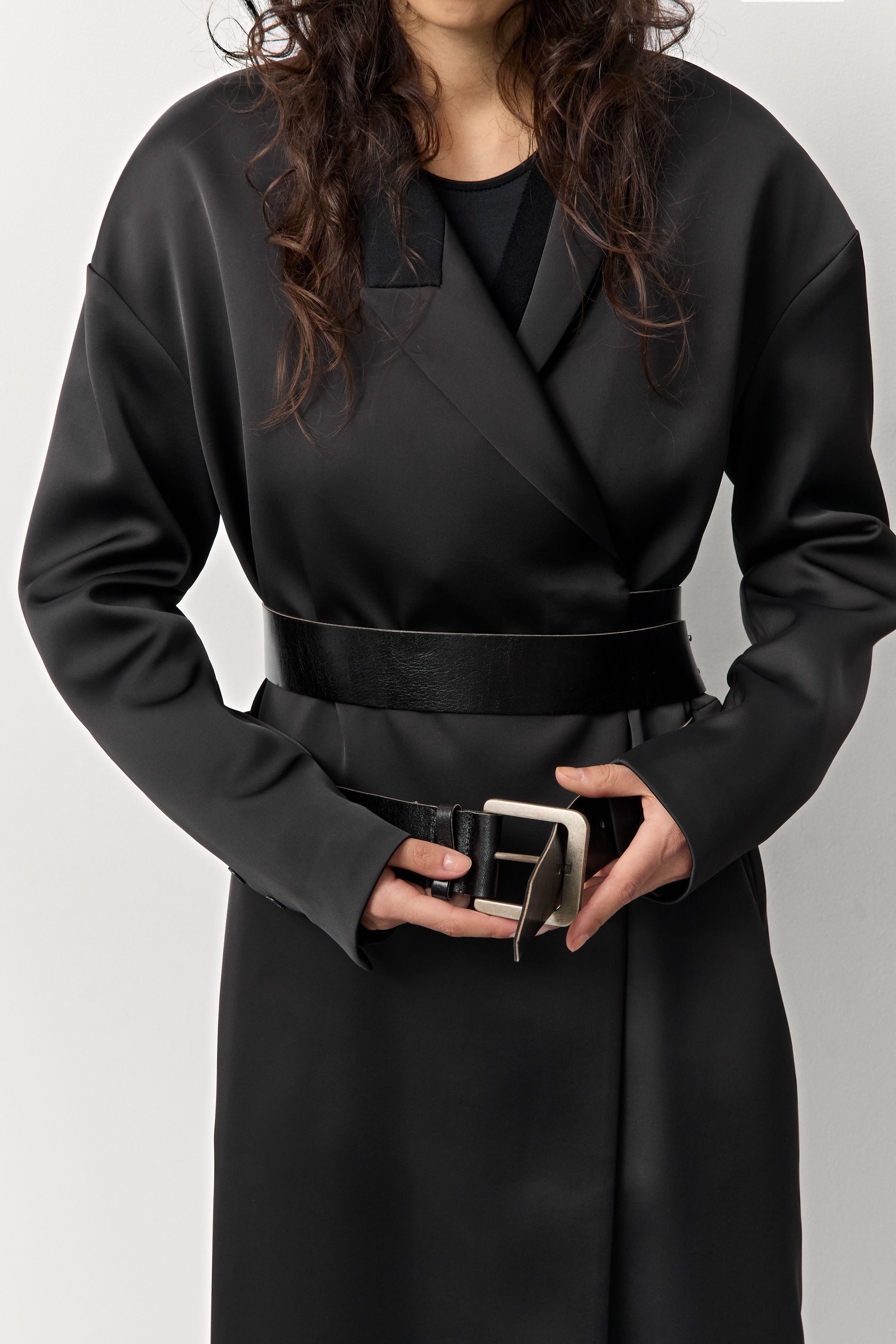 Irne Coat - Black Satin | Miista