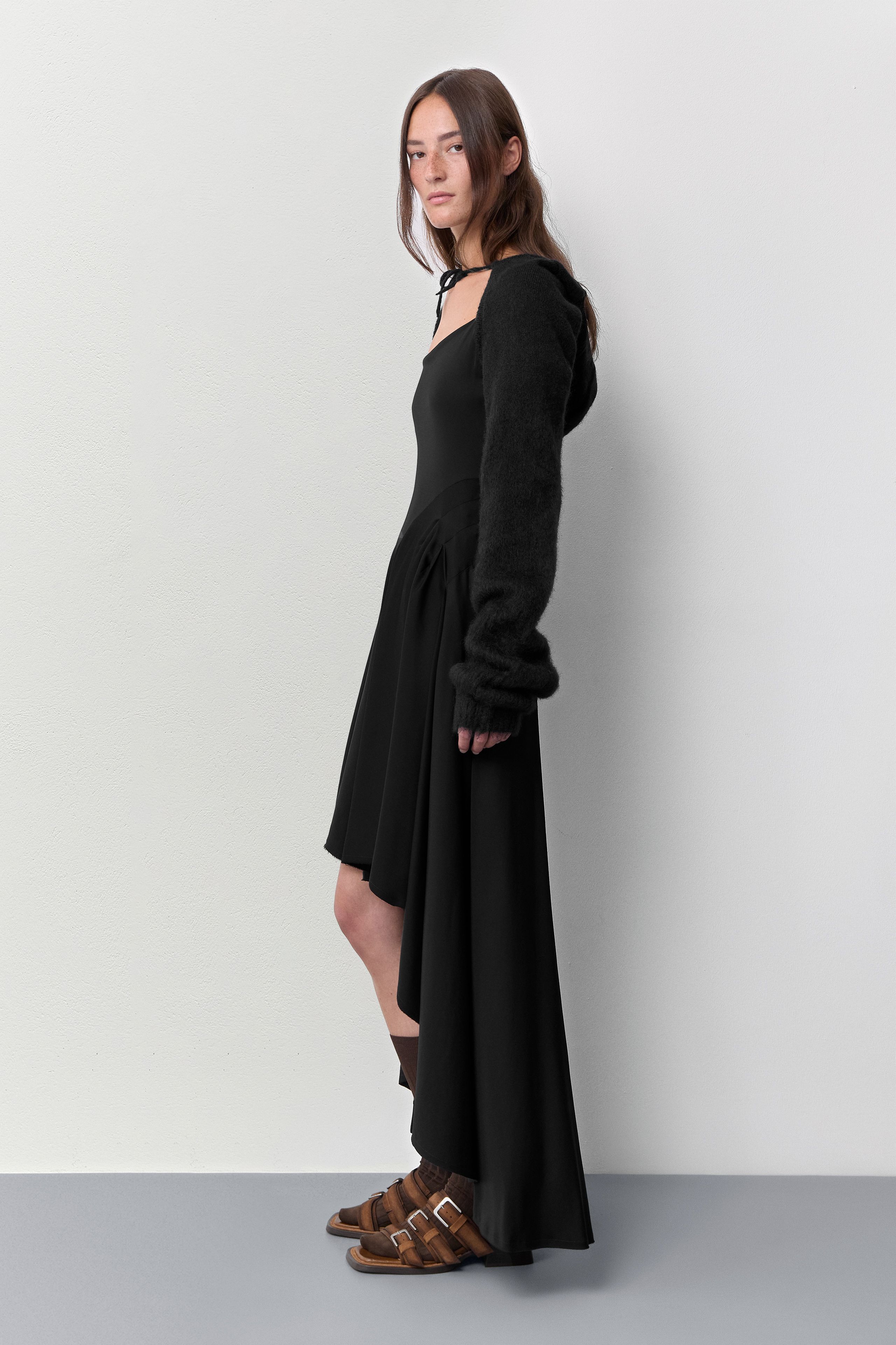 Nivi Sleeves - Black Mohair Blend | Miista
