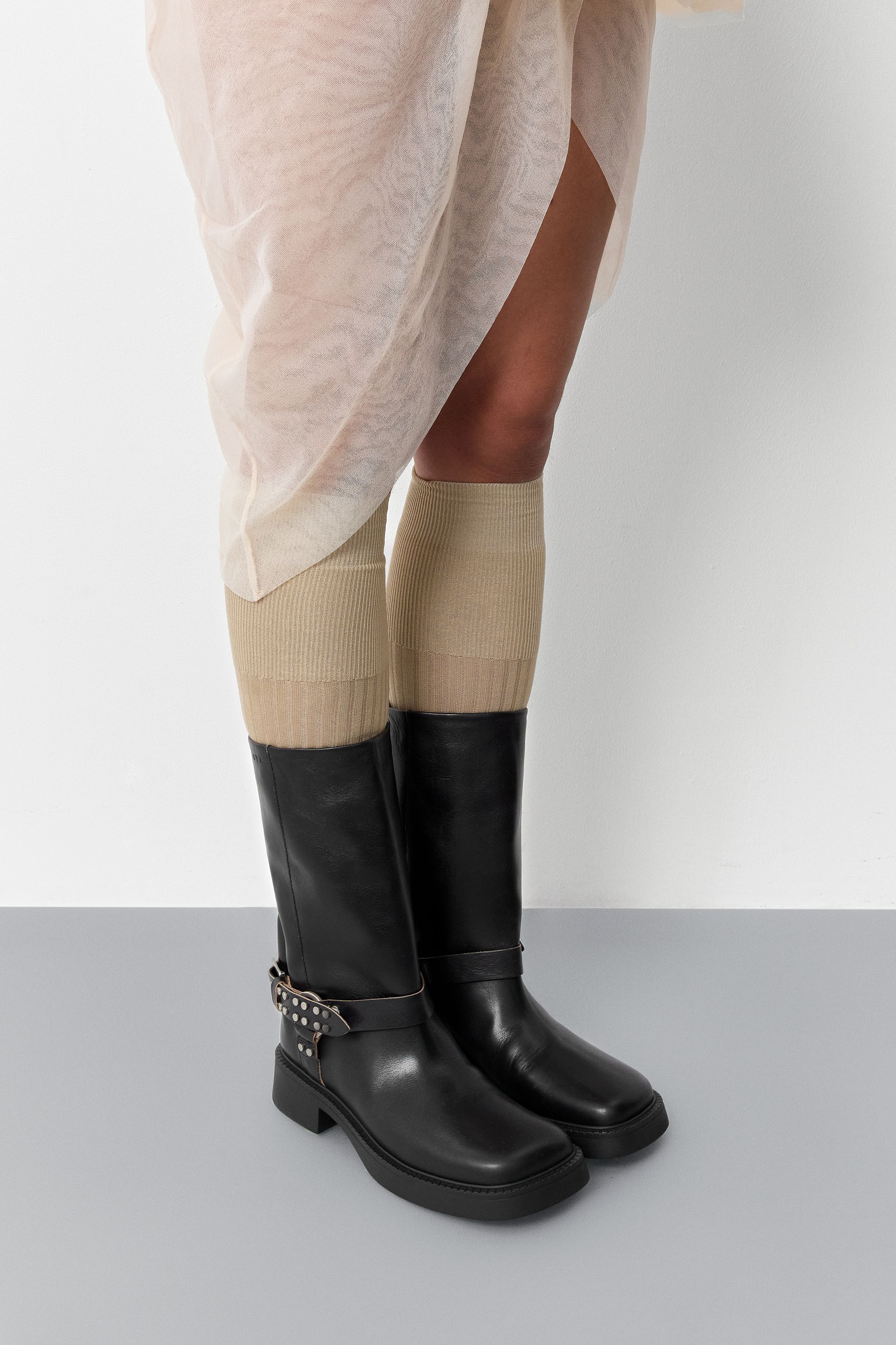 Maitea Boots - Black Brush Off Leather | Miista