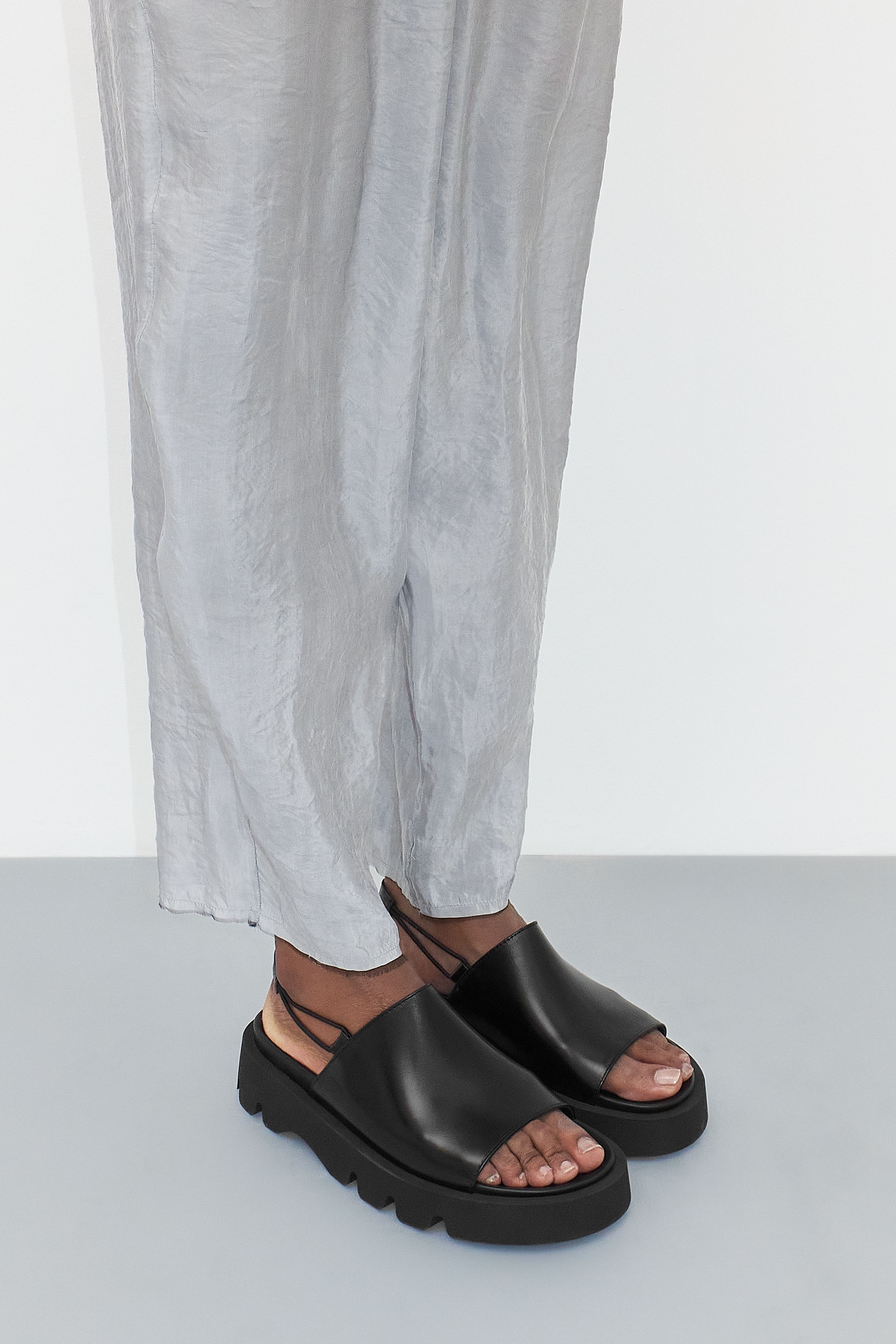 Noreen Sandals - Black Leather | Miista