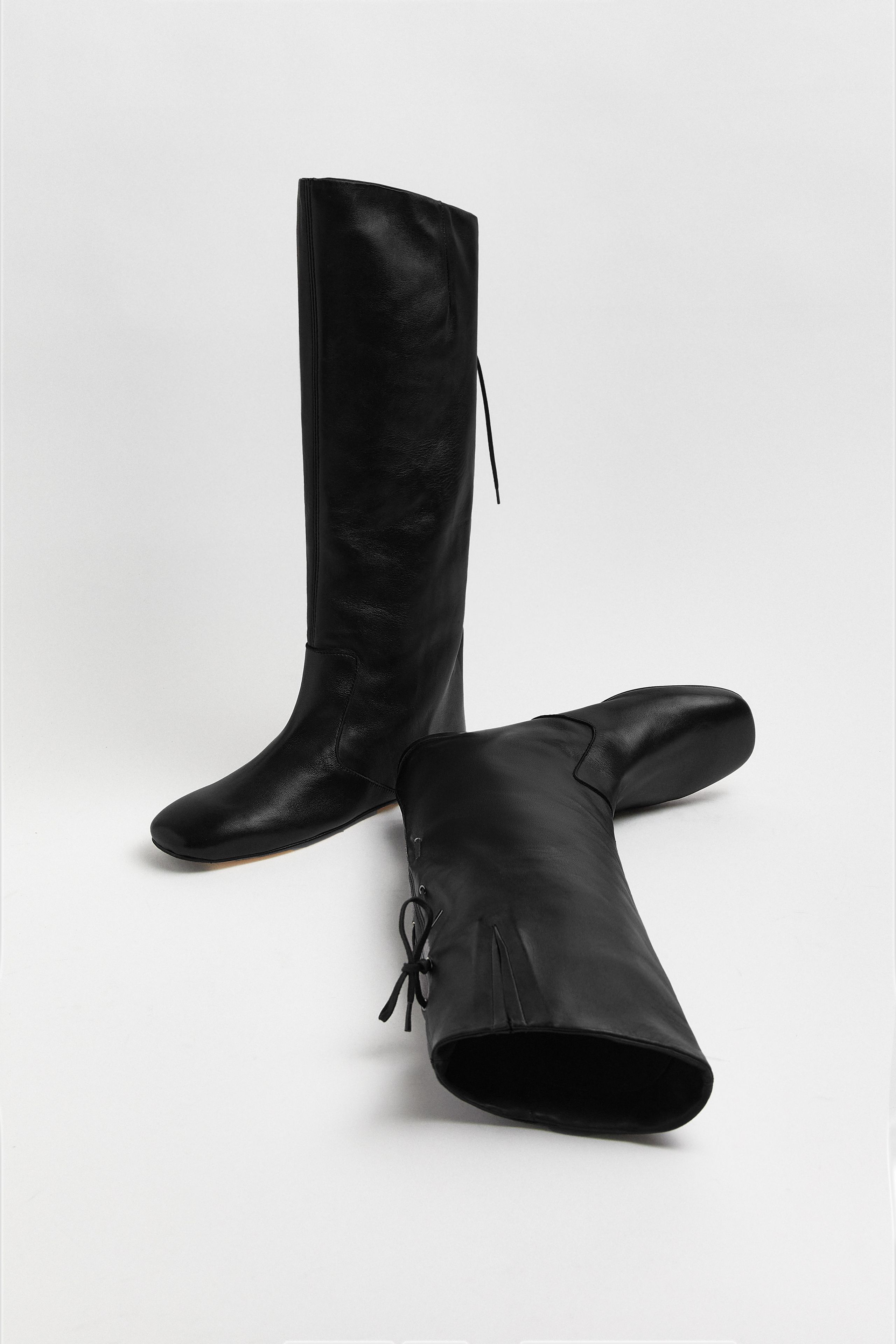【関税込み】Miista ブラック Cass クリンクル ブーツ Karola Black Tall Boots | Miista