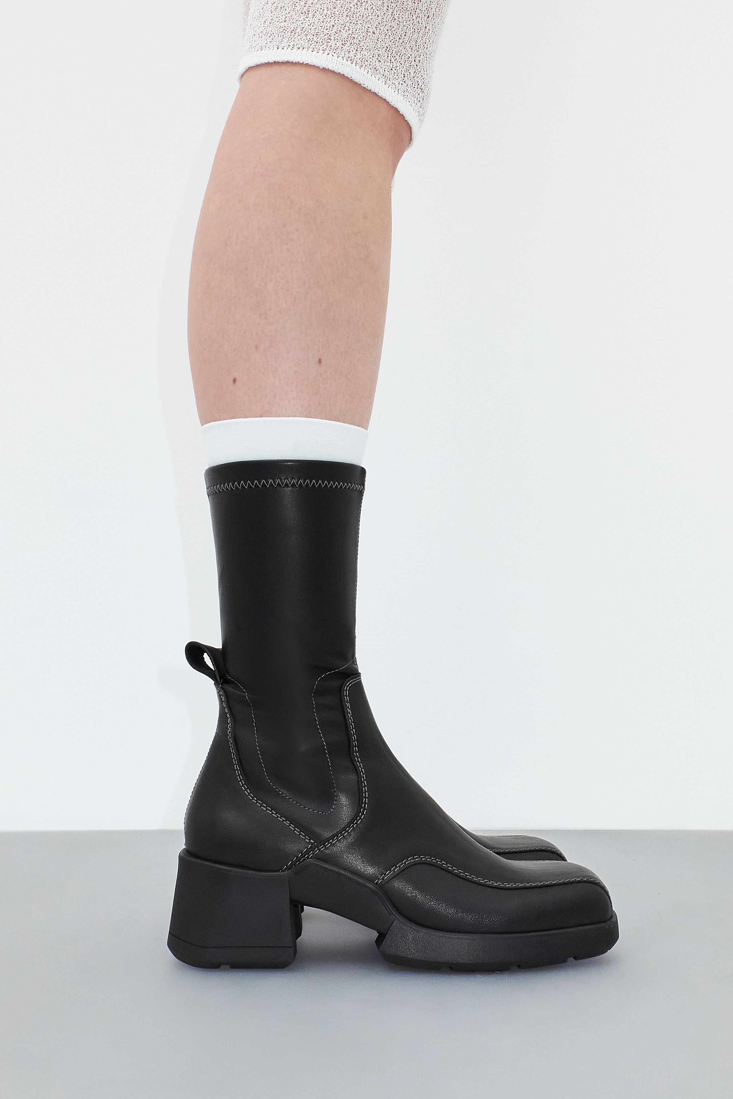 miina① Viken Boots - Black Stretch Leather | Miista